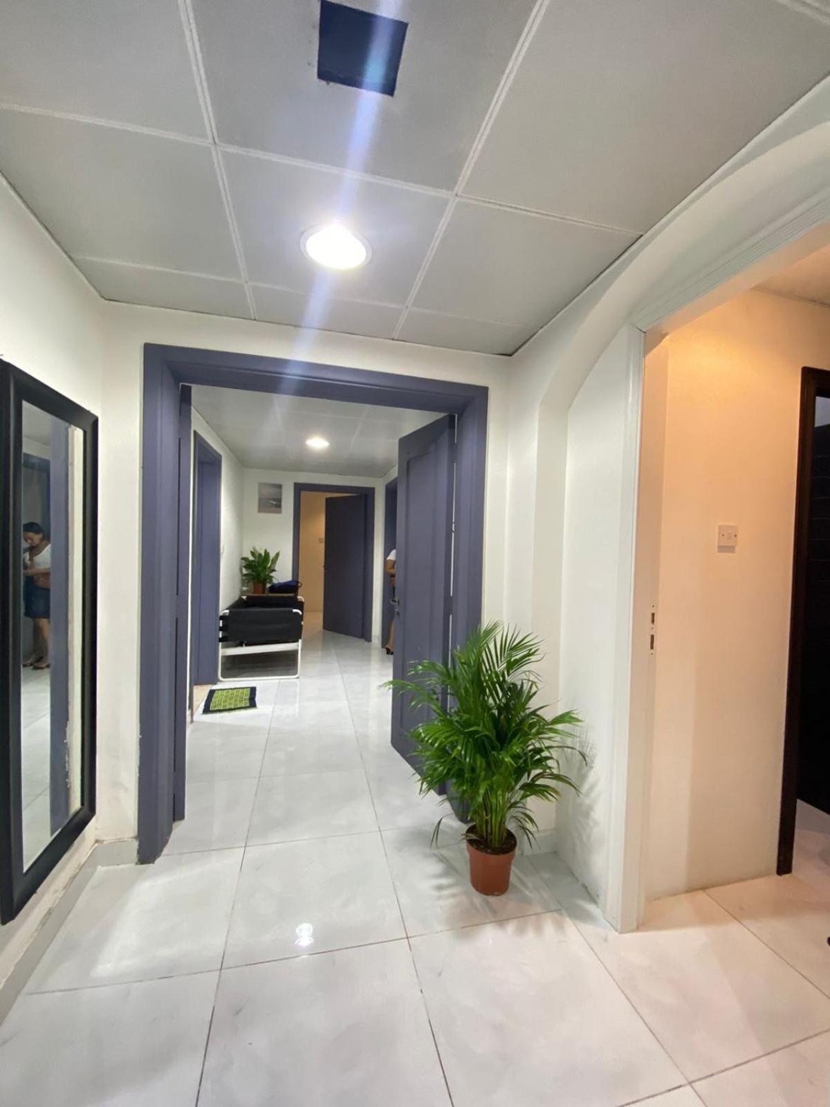 Elite Space Partition In Very Near Union And Banyas Metro - Creek - Gold Souq