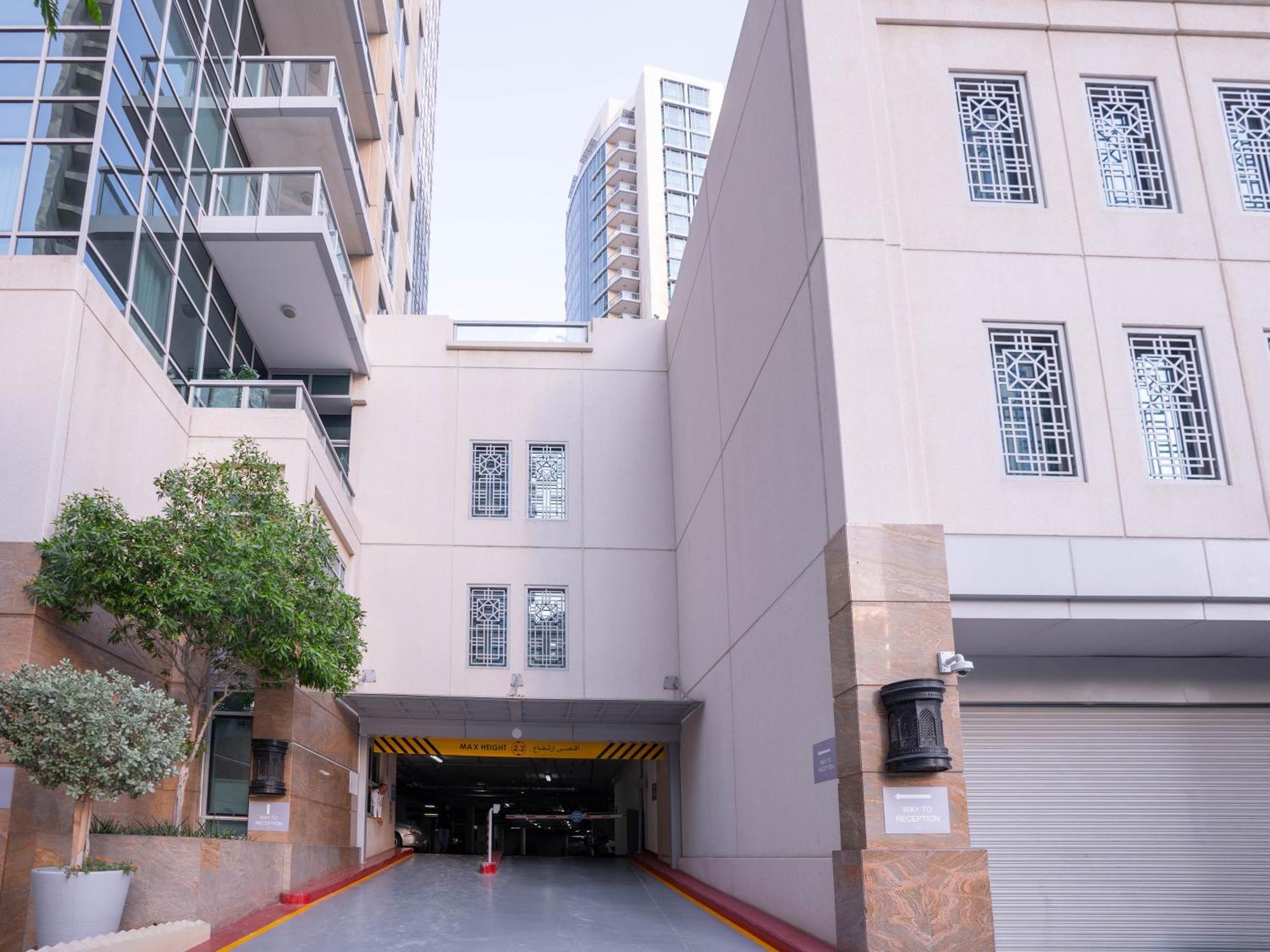 Holidays R Us 3 Bedroom Premium Location Dubai