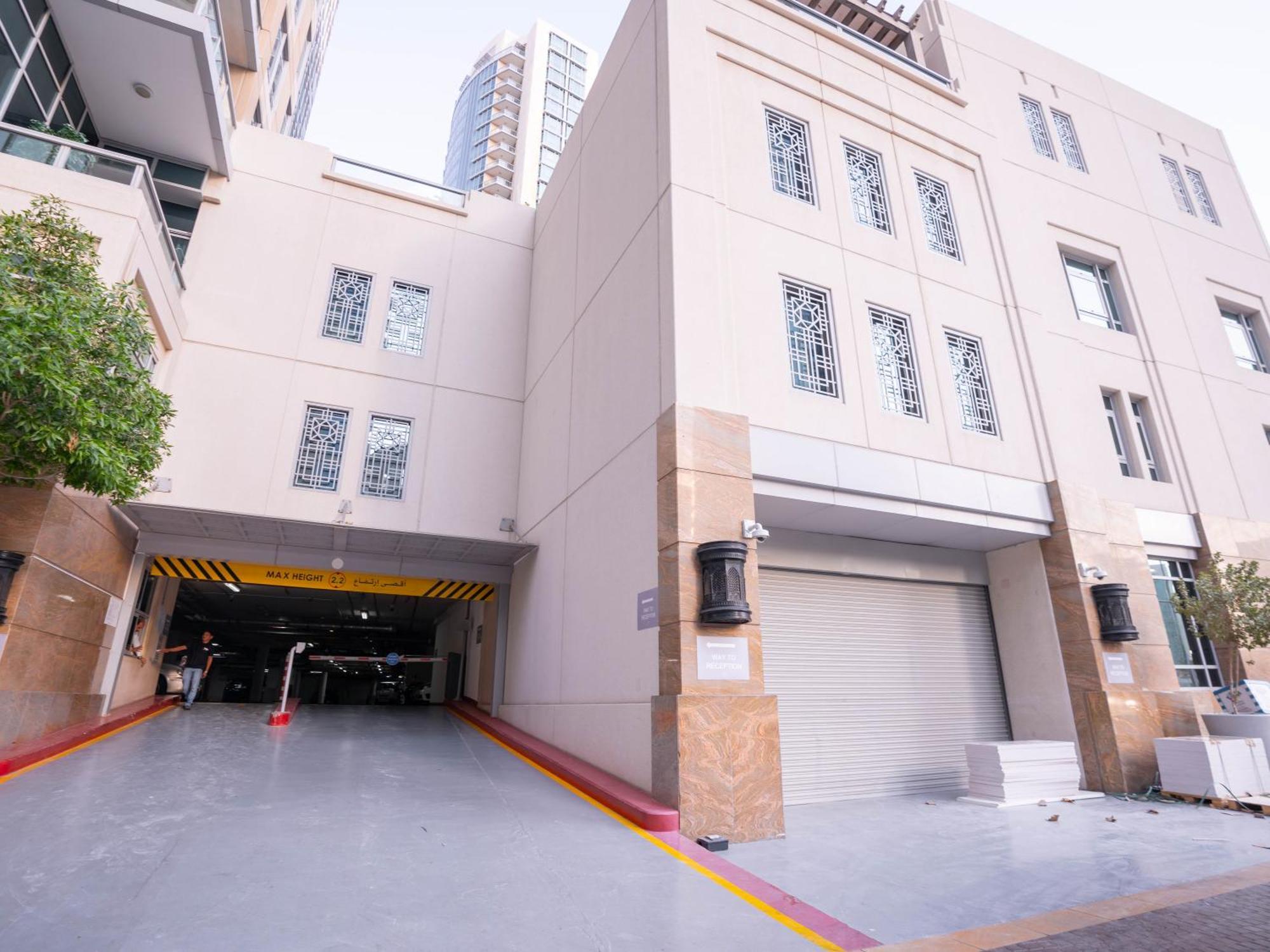 Holidays R Us 3 Bedroom Premium Location Dubai