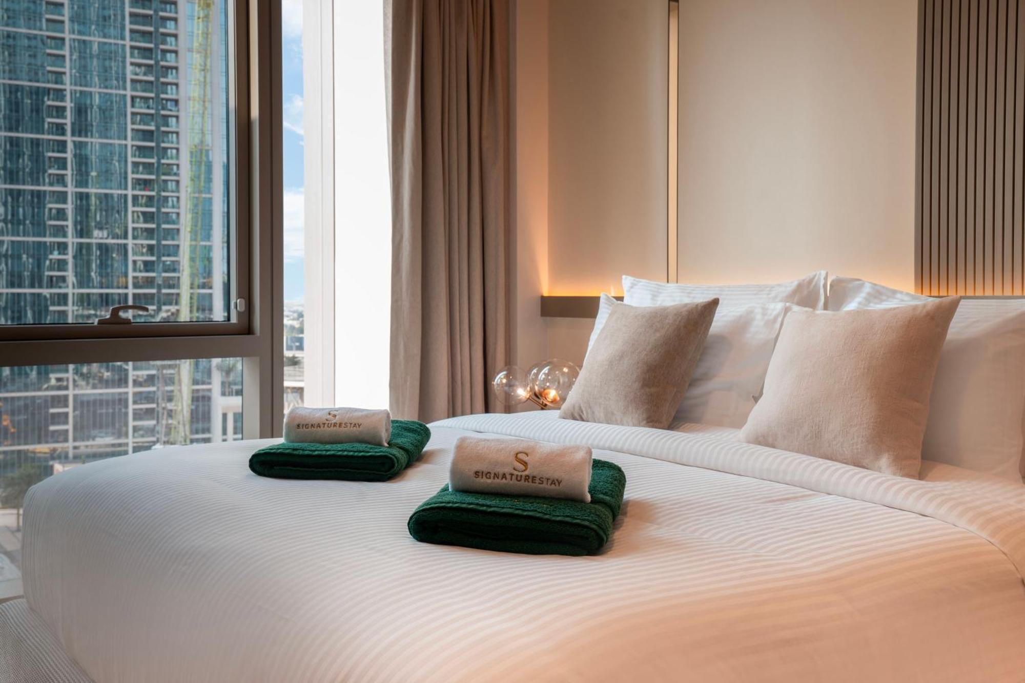 Modern 1-bedroom In Downtown Near Mall & Burj Khalifa Daire