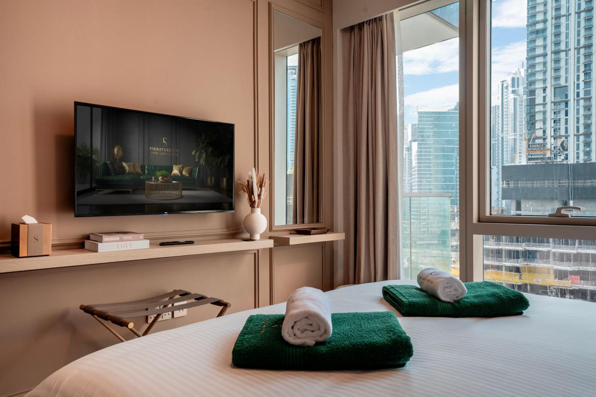 Daire Modern 1-bedroom In Downtown Near Mall & Burj Khalifa *