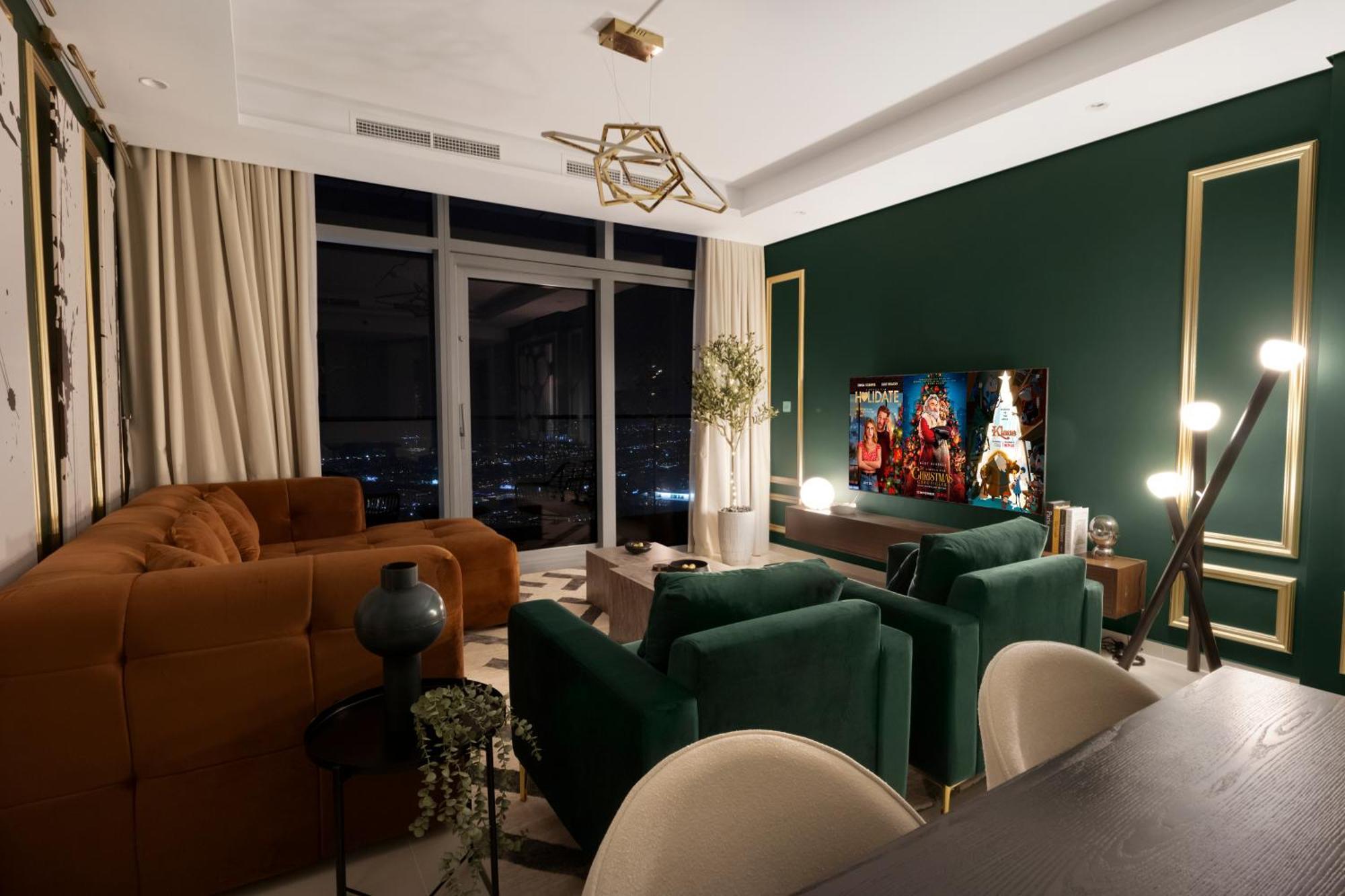 5 Star Living Burj Khalifa Infinity Pool Gym Apartment *