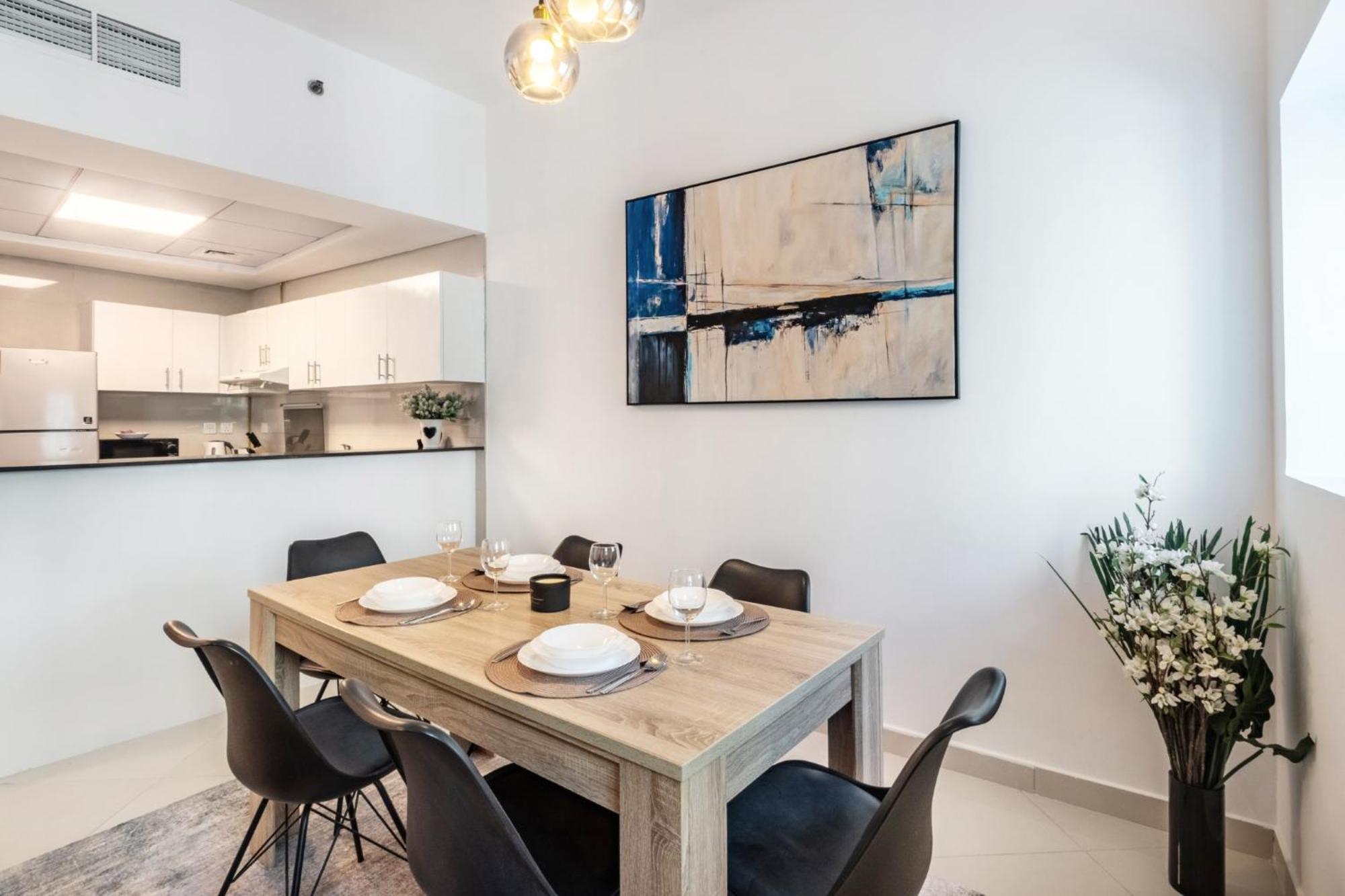 Heavenly Escape In Marina Apartment
