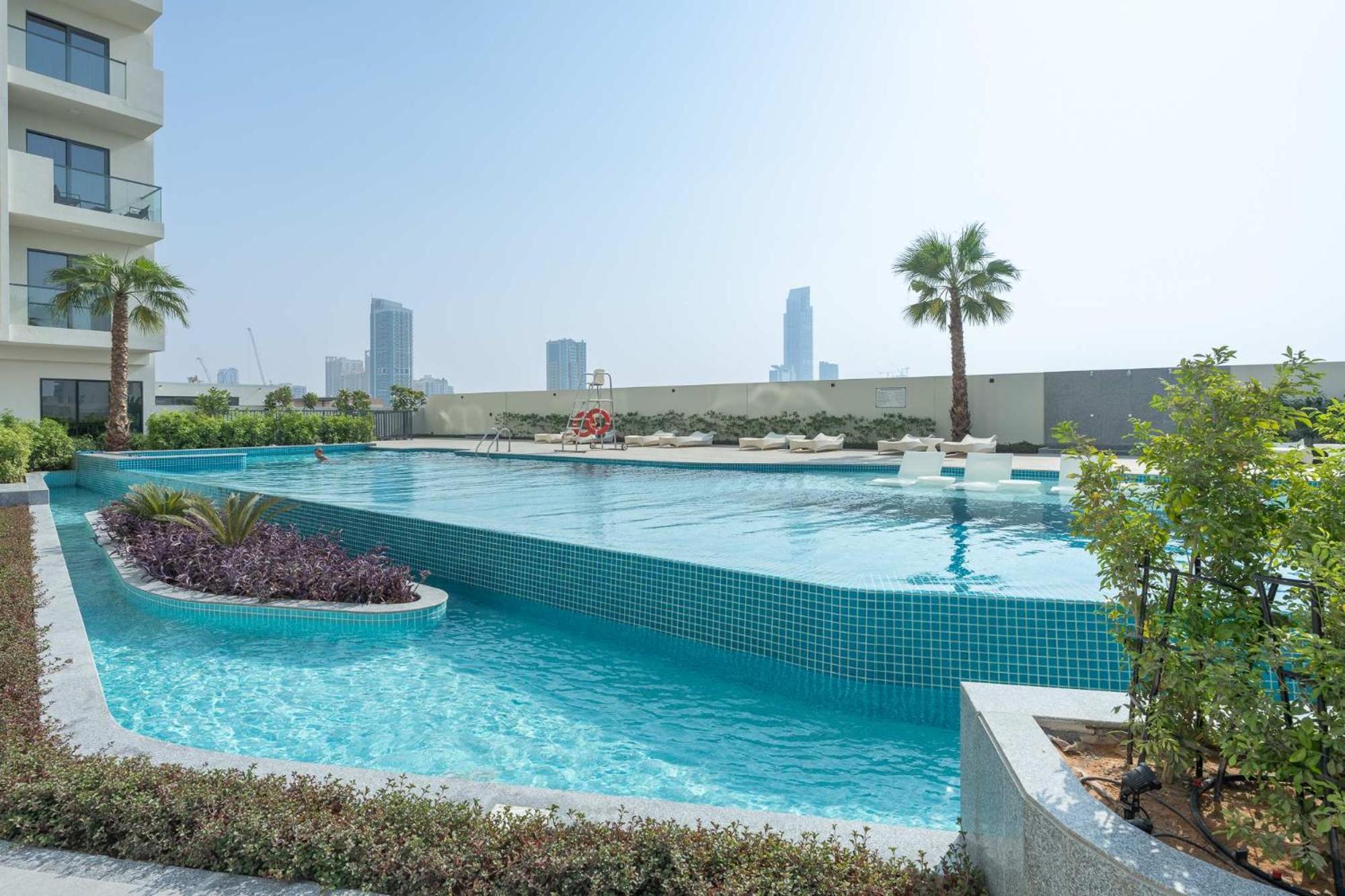 Elegant And Cozy 1-bedroom With Balcony Views In Jvt Apartment Dubai