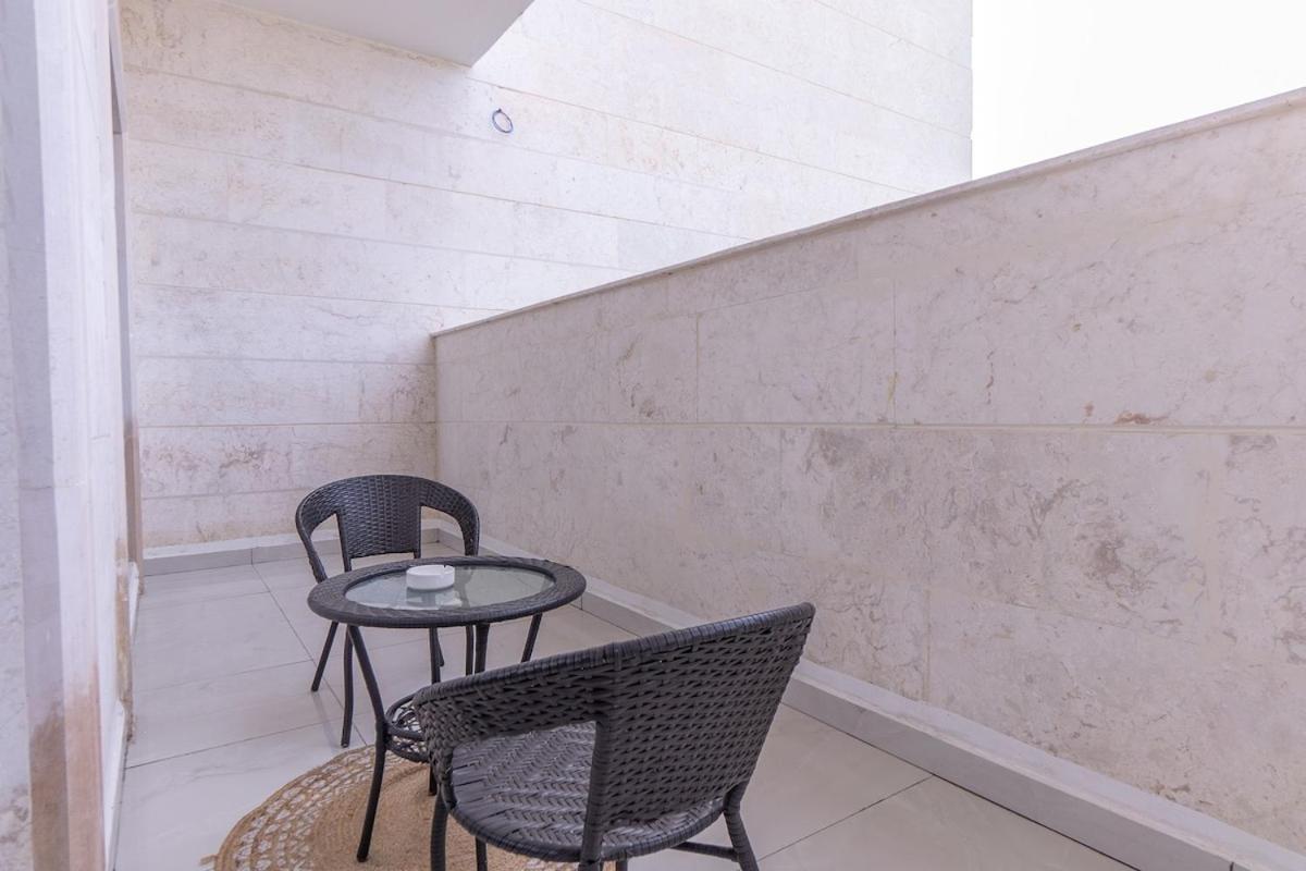 Amazing 2-bedroom Perfect For Families In Jebel Ali Village Apartment *