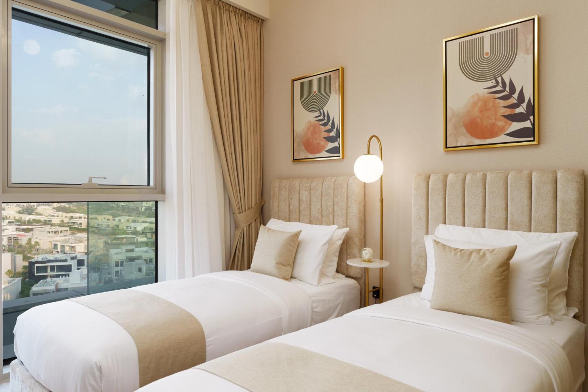 Maison Privee - Tranquil Living With Golf Course Vws In Hills *
