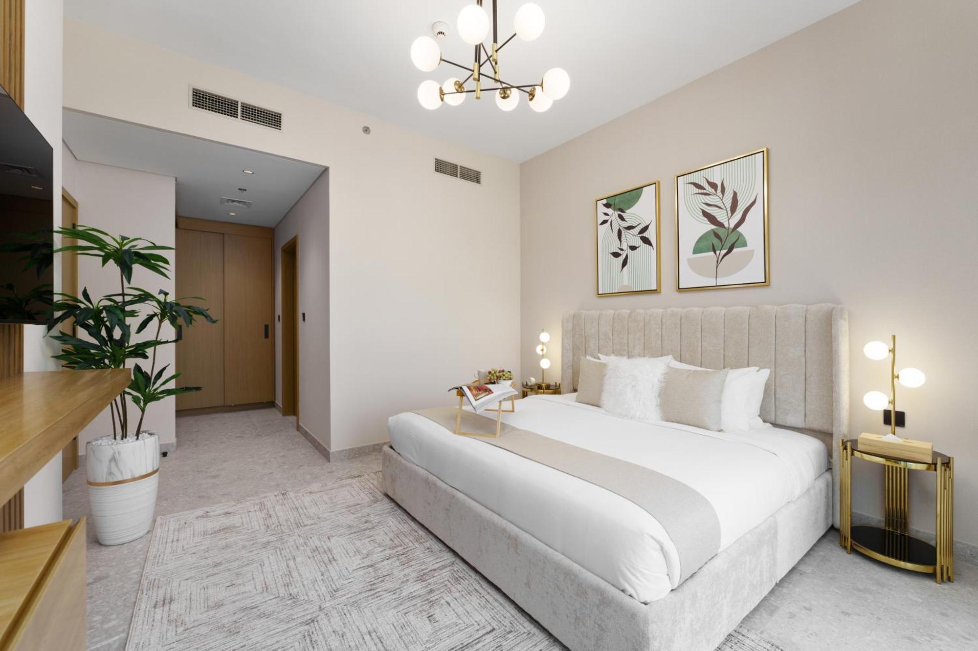 Maison Privee - Tranquil Living With Golf Course Vws In Hills