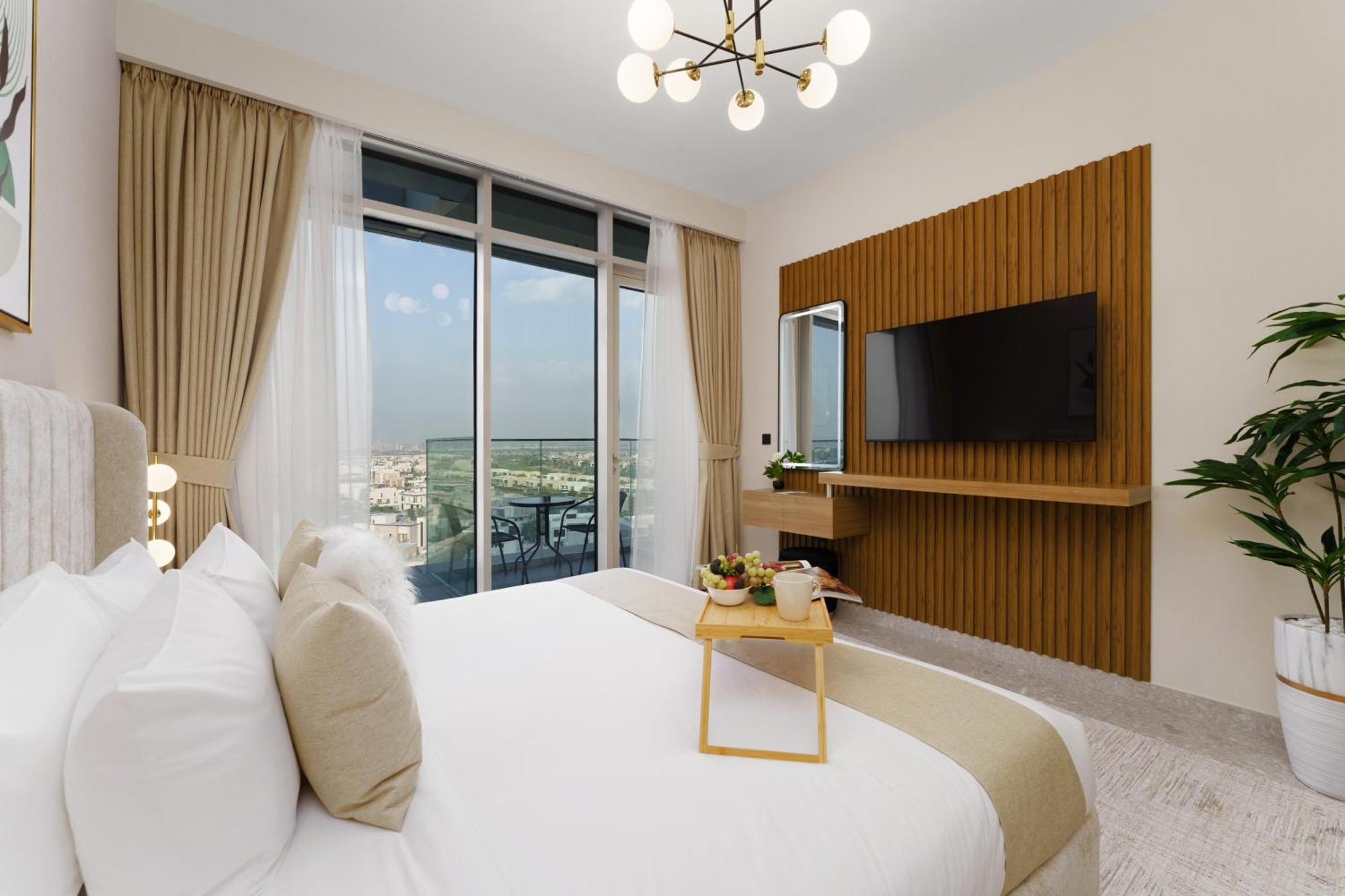 Maison Privee - Tranquil Living With Golf Course Vws In Hills Apartment *