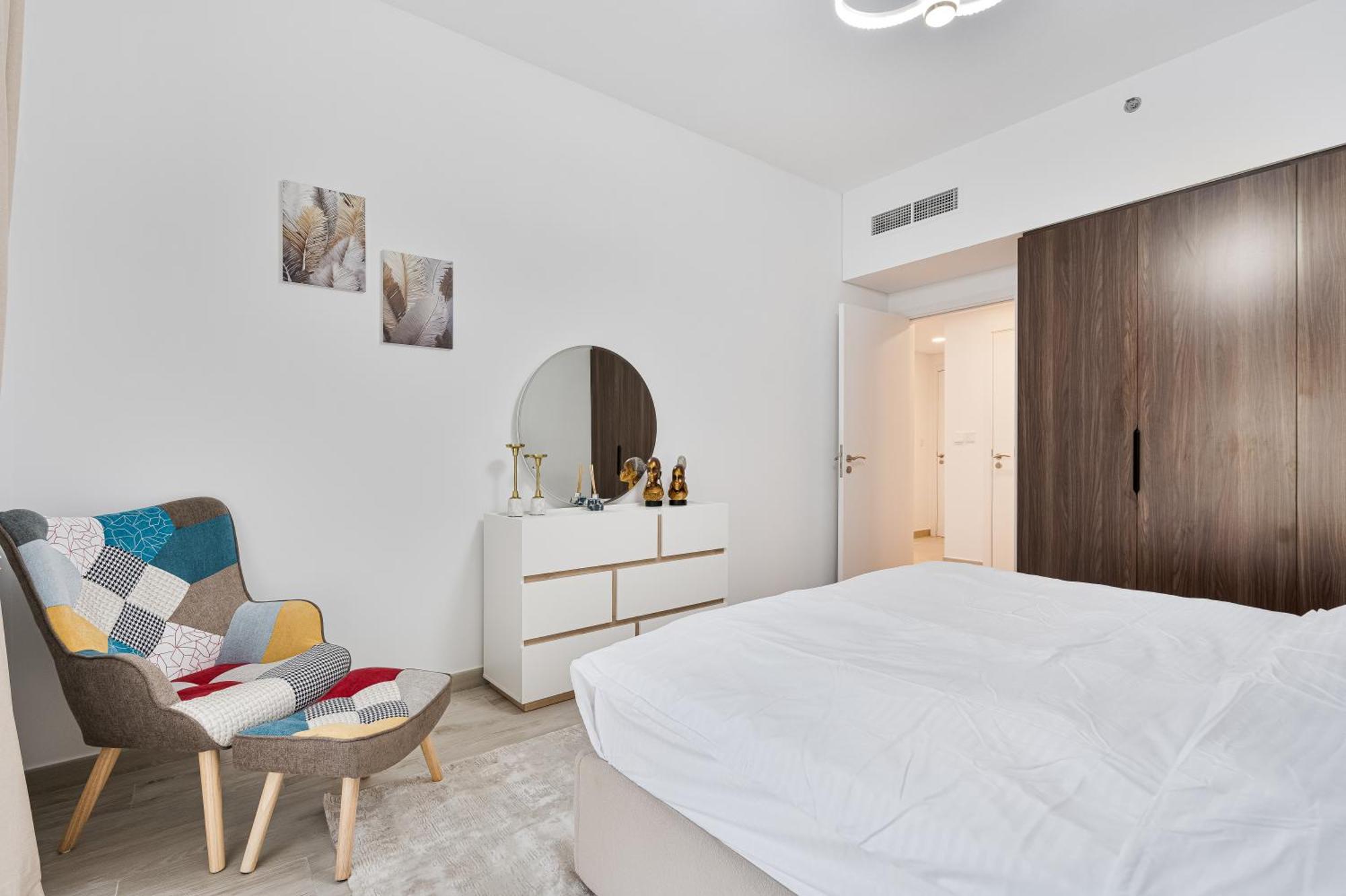 Modern Living -near Madinat Jumeirah Living -close To Apartment *
