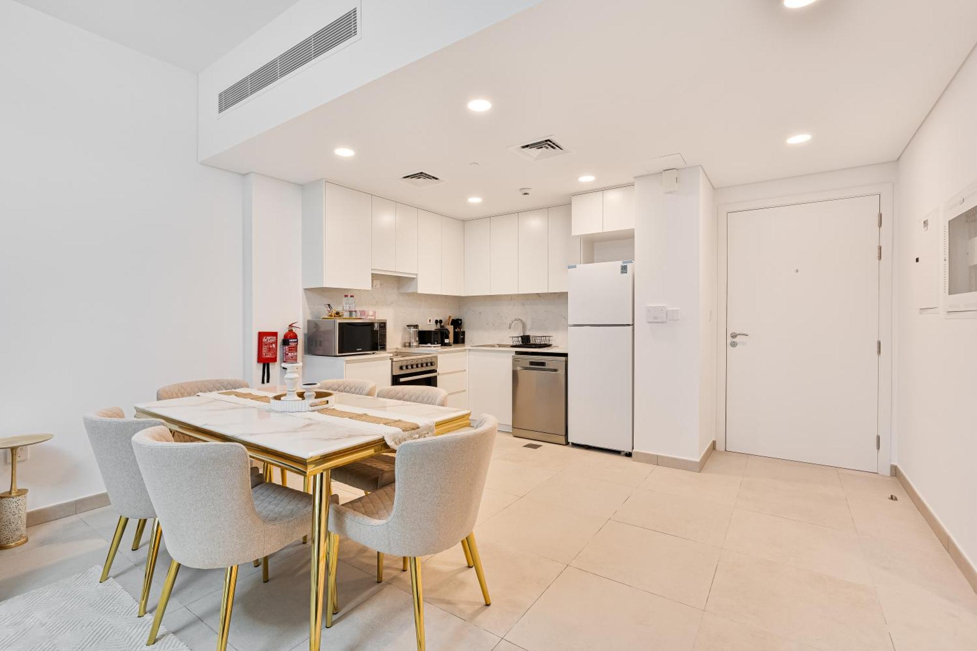 Modern Living -near Madinat Jumeirah Living -close To Apartment *