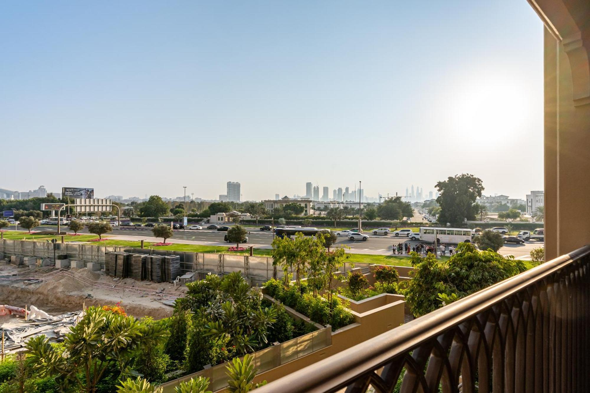 Modern Living -near Madinat Jumeirah Living -close To * Dubai