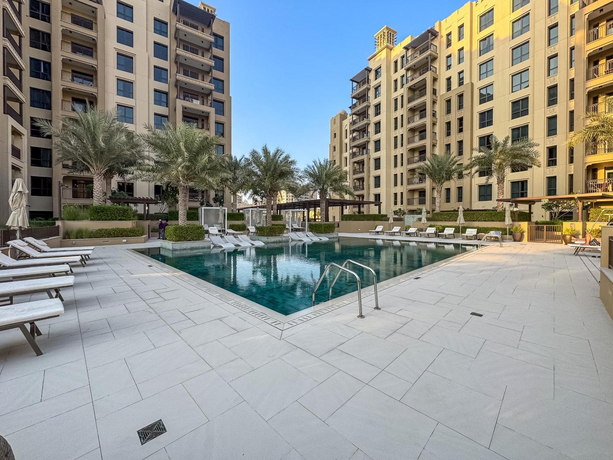 Modern Living -near Madinat Jumeirah Living -close To Apartment *