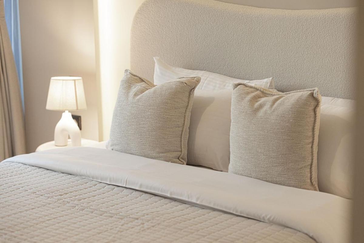 Prime 2br With Burj Khalifa And Fountain Views - Next To Opera And Near Mall Apartment Dubai