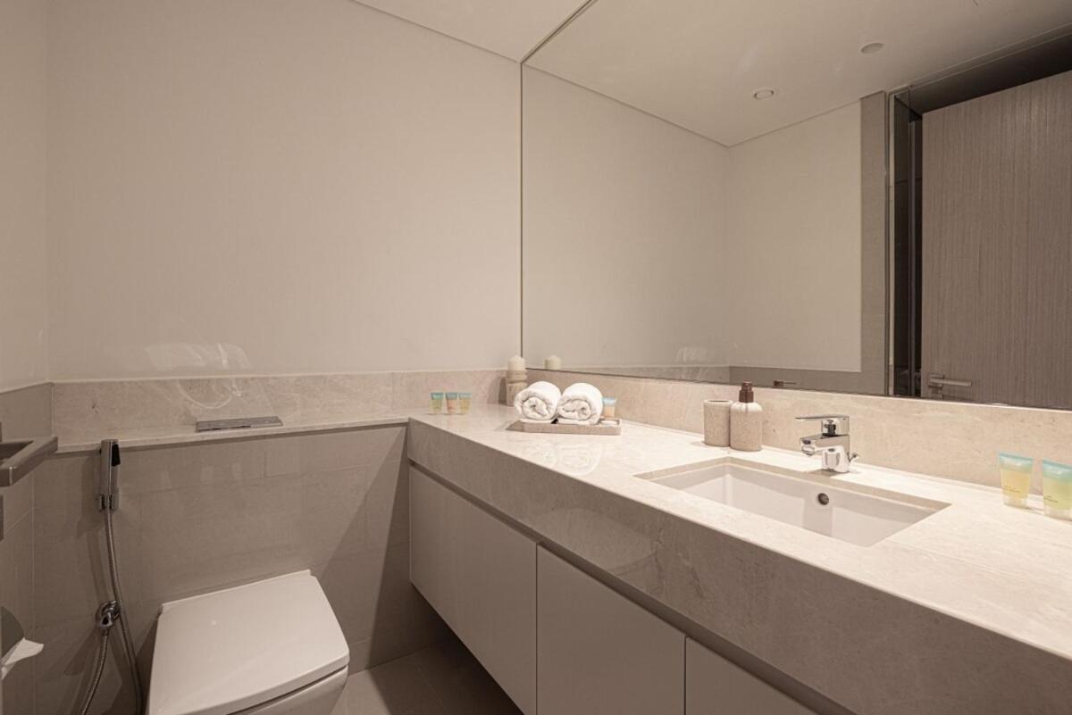 Apartment Prime 2br With Burj Khalifa And Fountain Views - Next To Opera And Near Mall Dubai