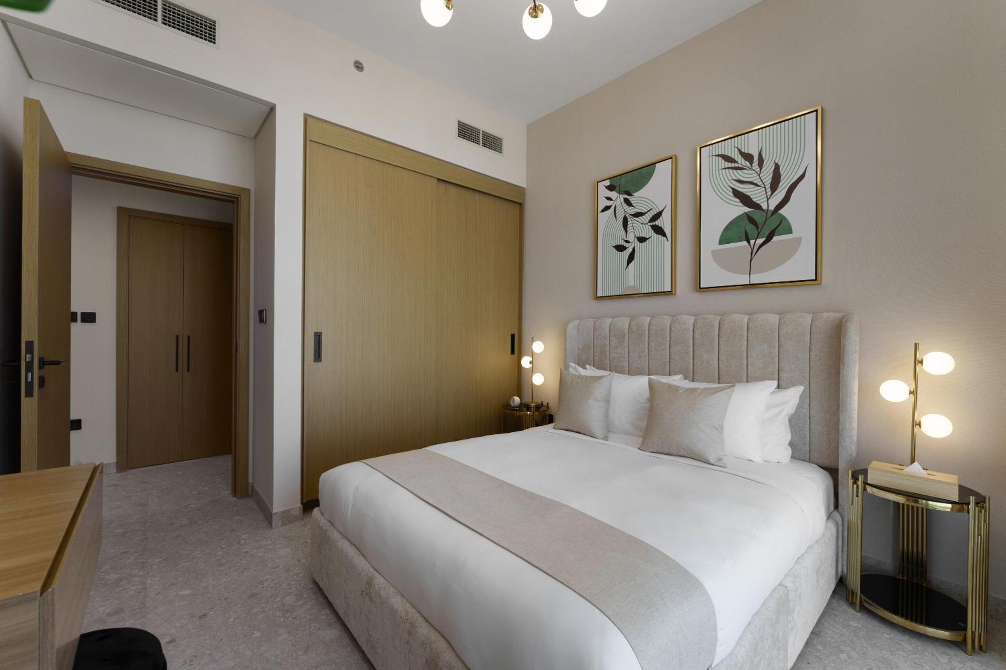 Maison Privee - Tranquil Living With Golf Course Vws In Hills Apartment Dubai