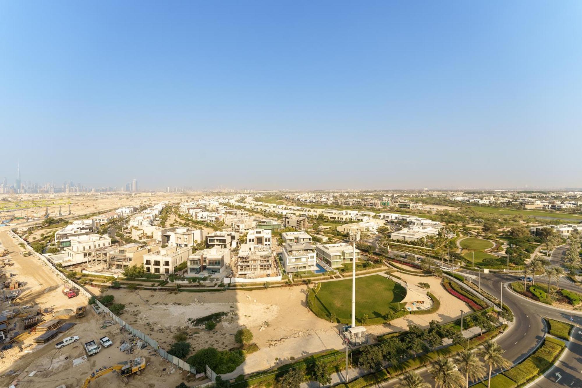 Apartment Maison Privee - Tranquil Living With Golf Course Vws In Hills Dubai