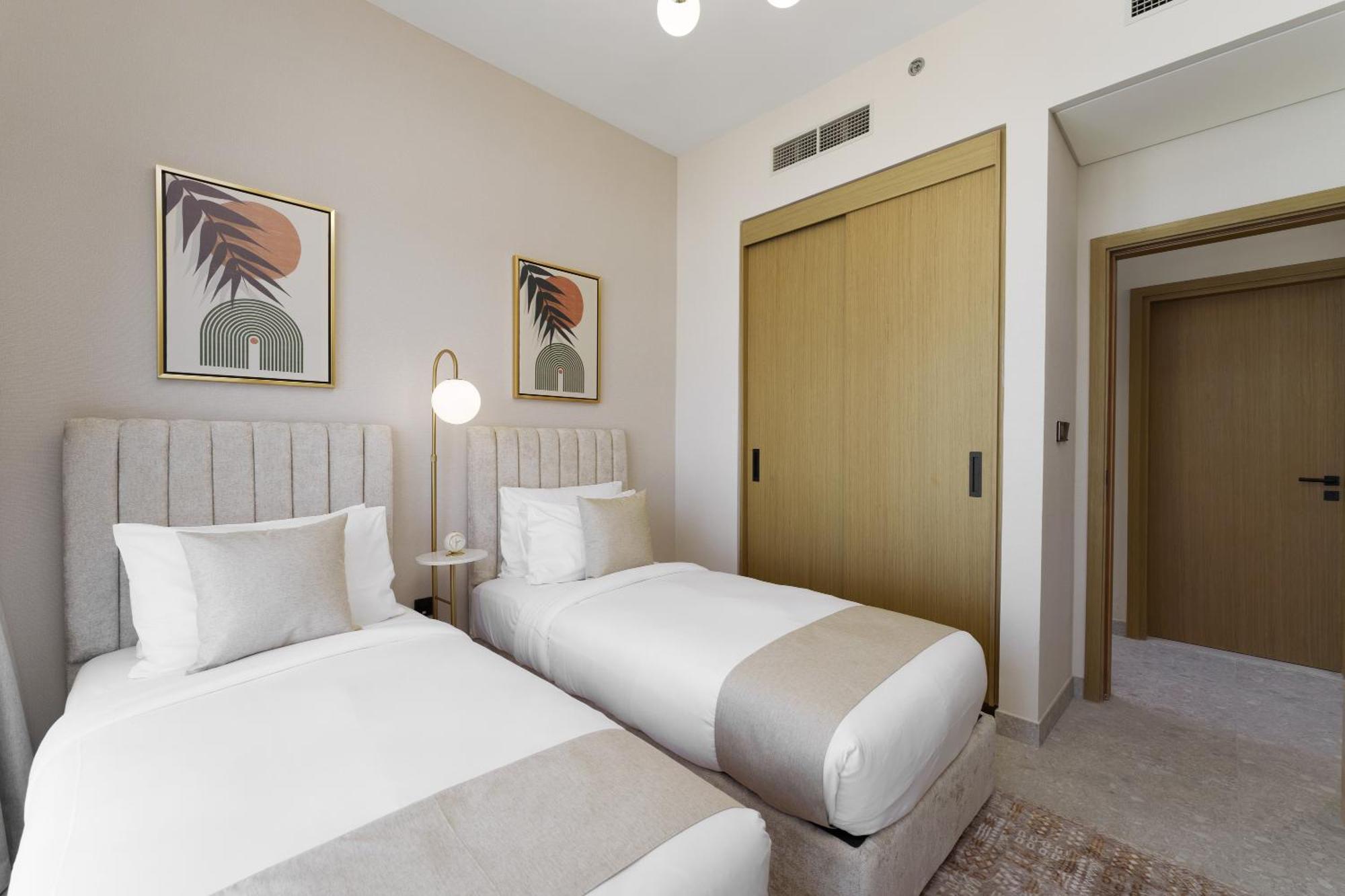 Maison Privee - Tranquil Living With Golf Course Vws In Hills Dubai