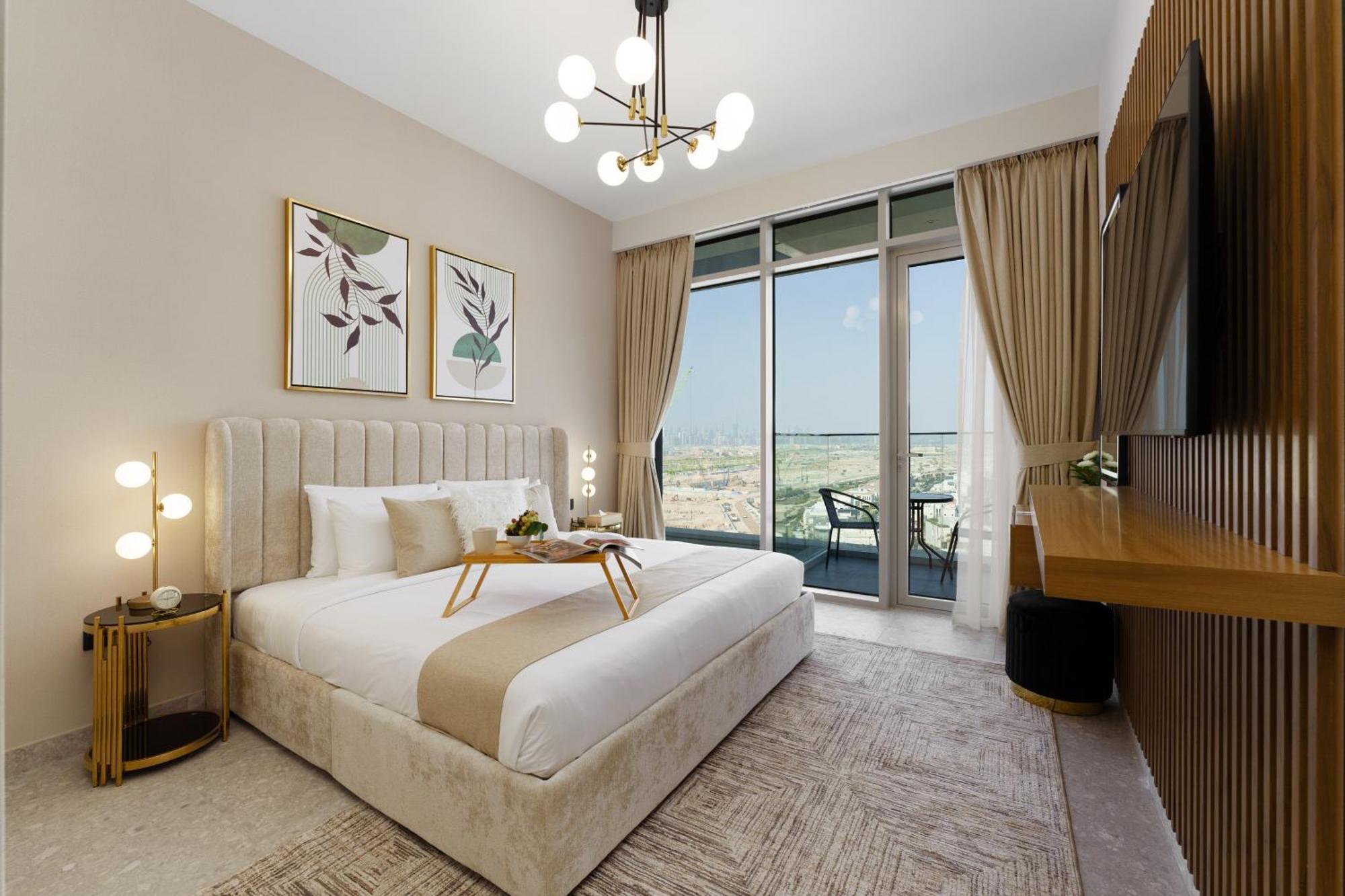 Maison Privee - Tranquil Living With Golf Course Vws In Hills
