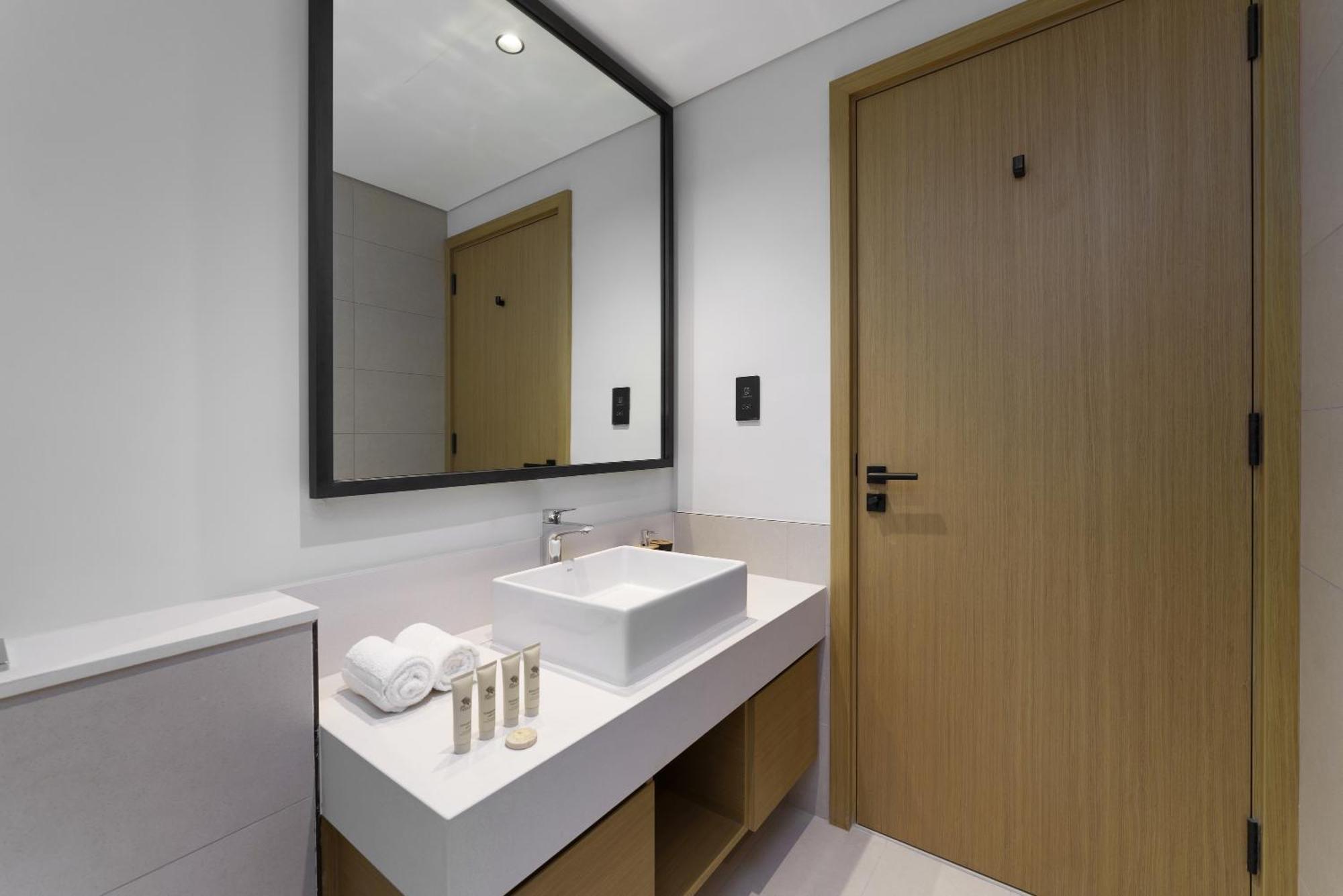 Apartment Maison Privee - Tranquil Living With Golf Course Vws In Hills