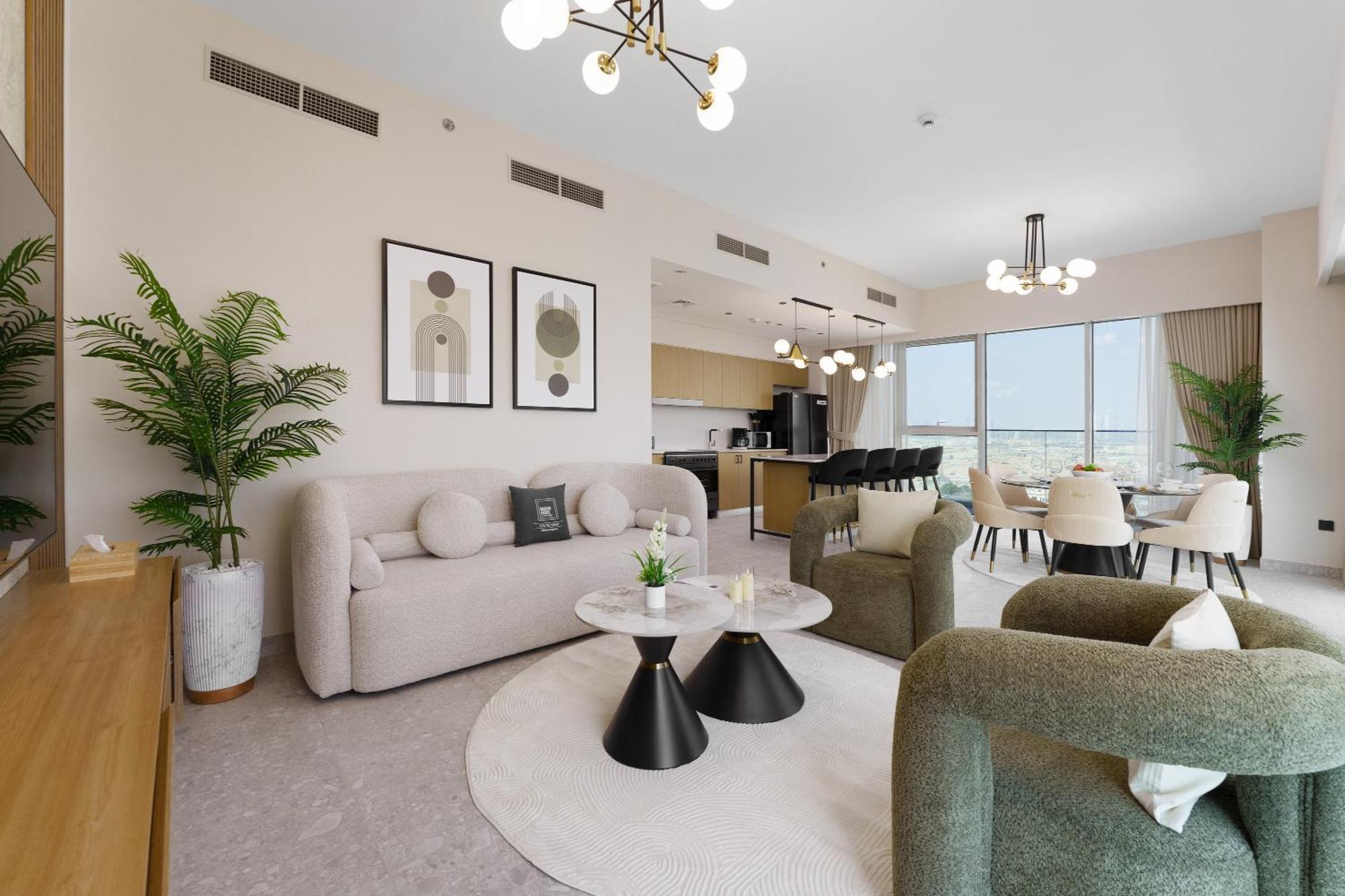 Maison Privee - Tranquil Living With Golf Course Vws In Hills