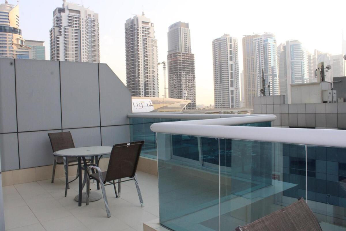 Apartamento One Bed At A Great Location In Marina Dubai