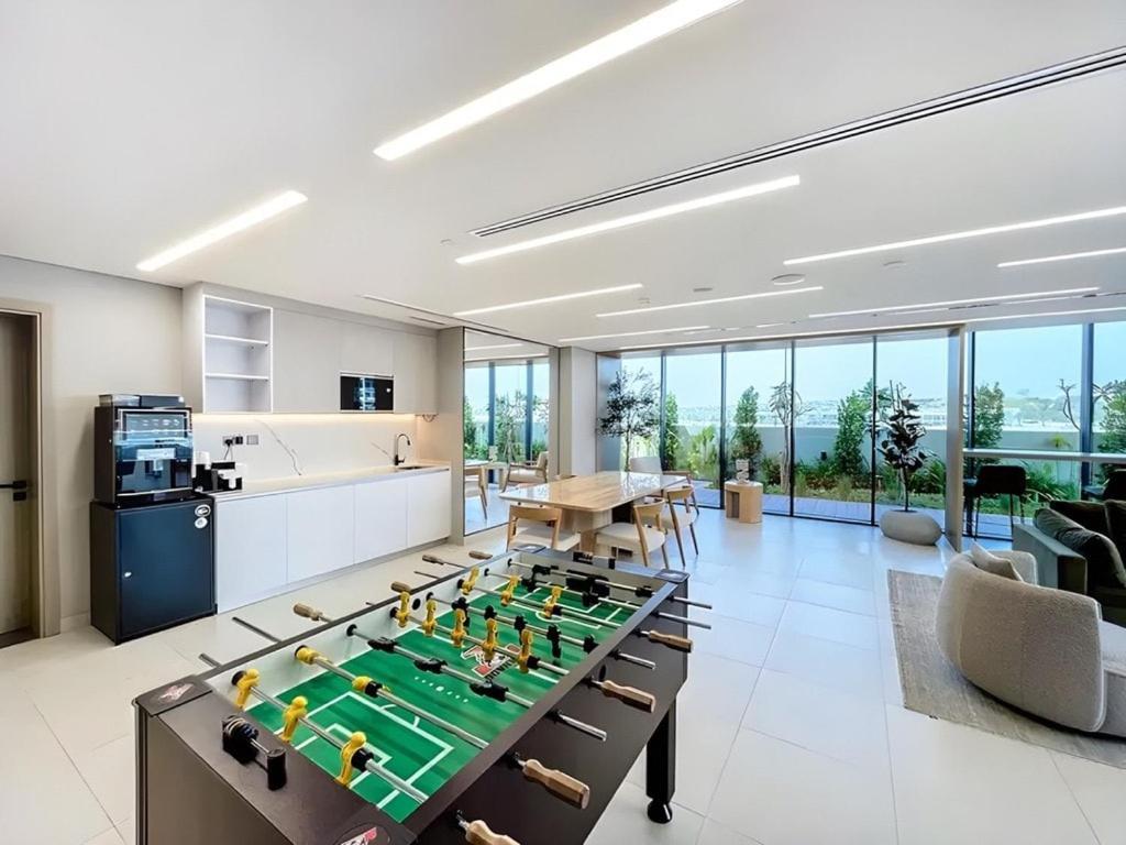 Apartment Al Furjan By In Homes - Marina 12min - Self Checkin - Metro - Parking