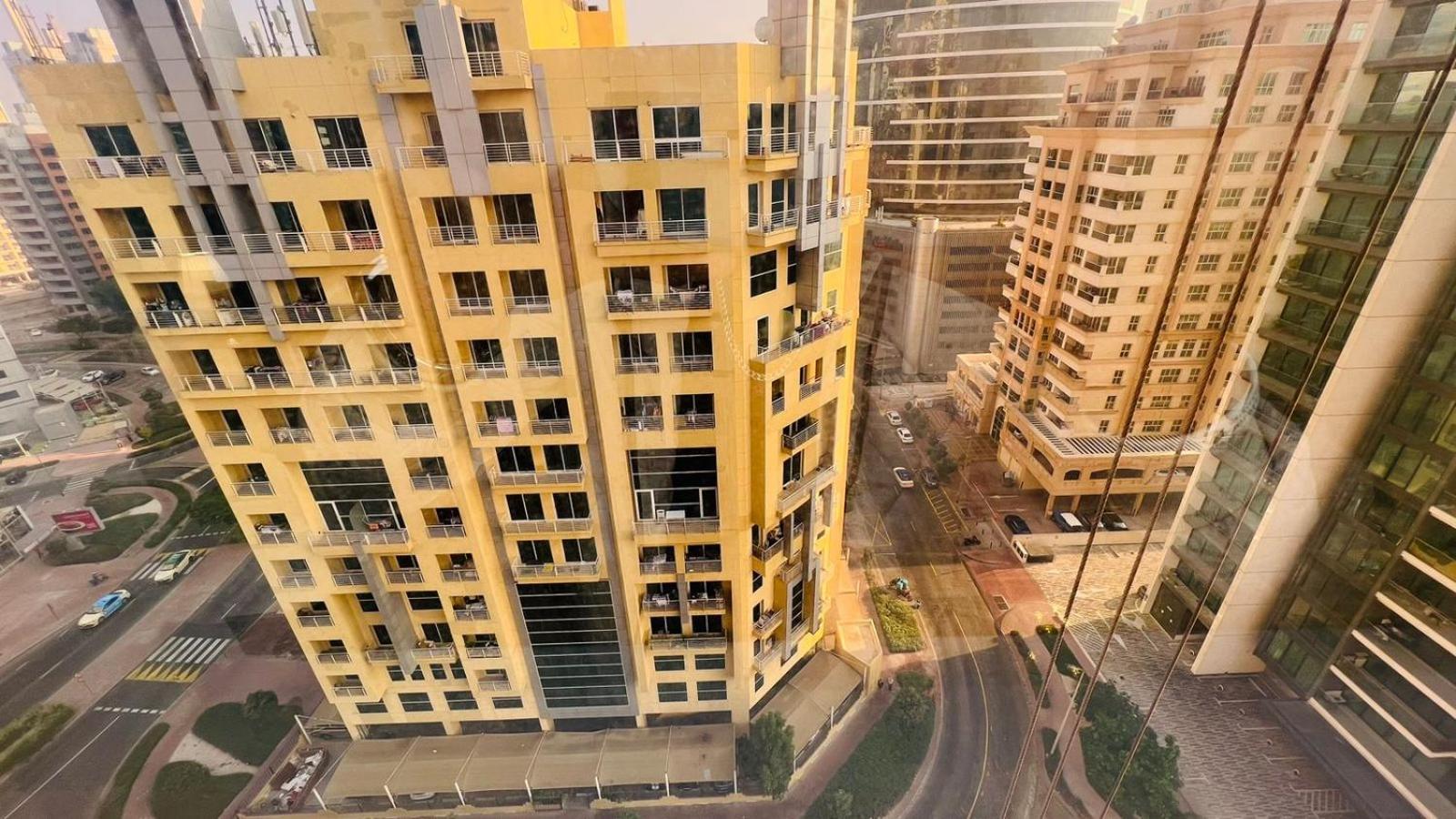 Lavish Double Partition In Barsha Heights Homestay