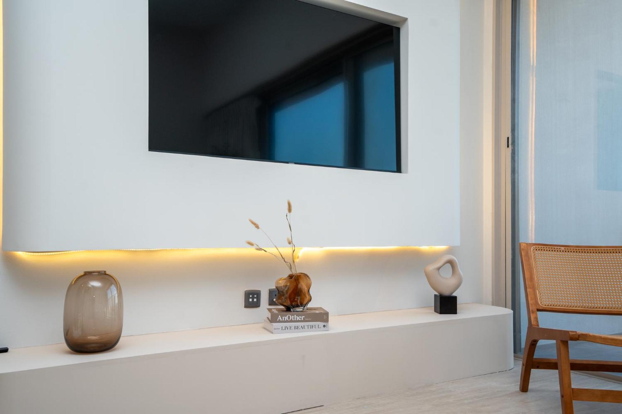 Apartment Modern 1-bedroom Retreat In Mbr Dubai