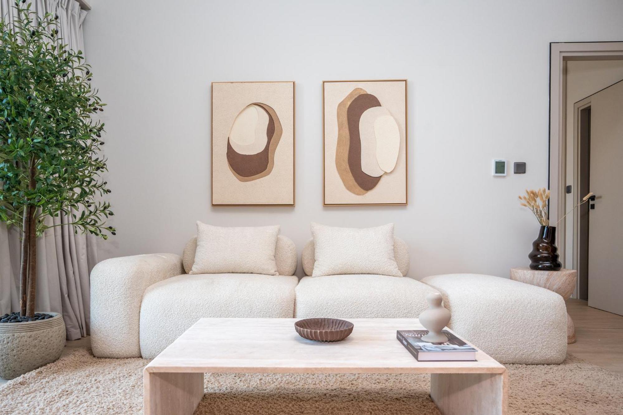 Modern 1-bedroom Retreat In Mbr *