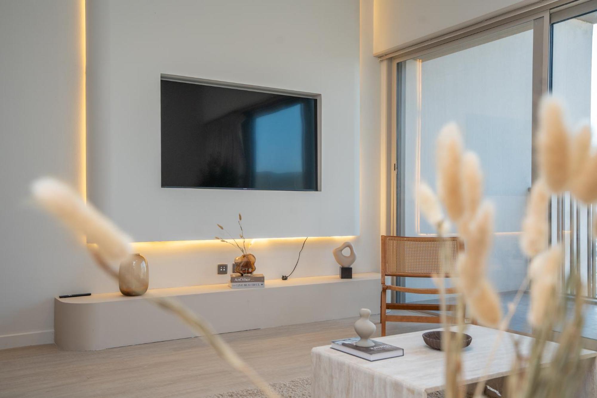 Apartment Modern 1-bedroom Retreat In Mbr *