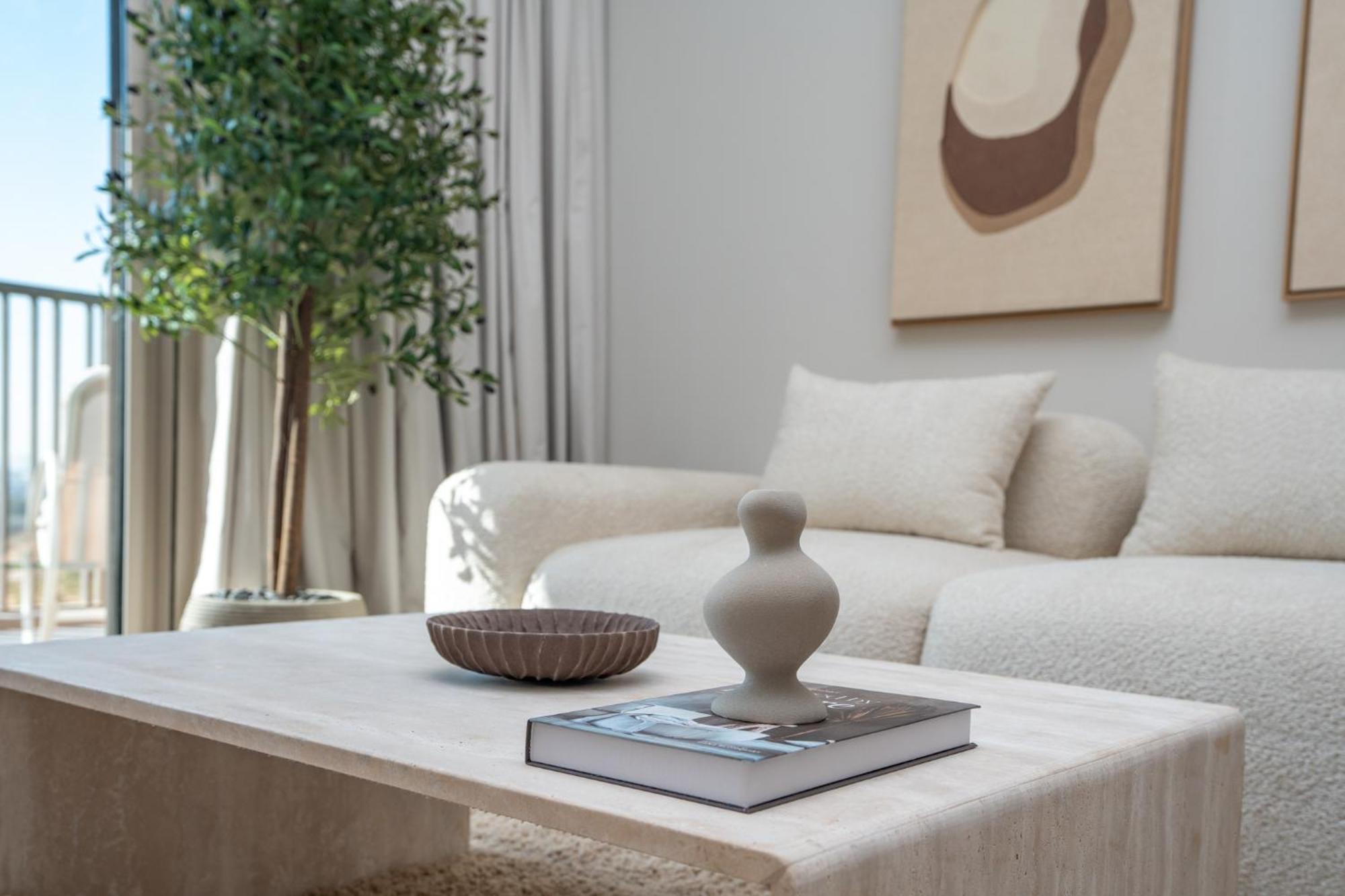 Apartment Modern 1-bedroom Retreat In Mbr Dubai