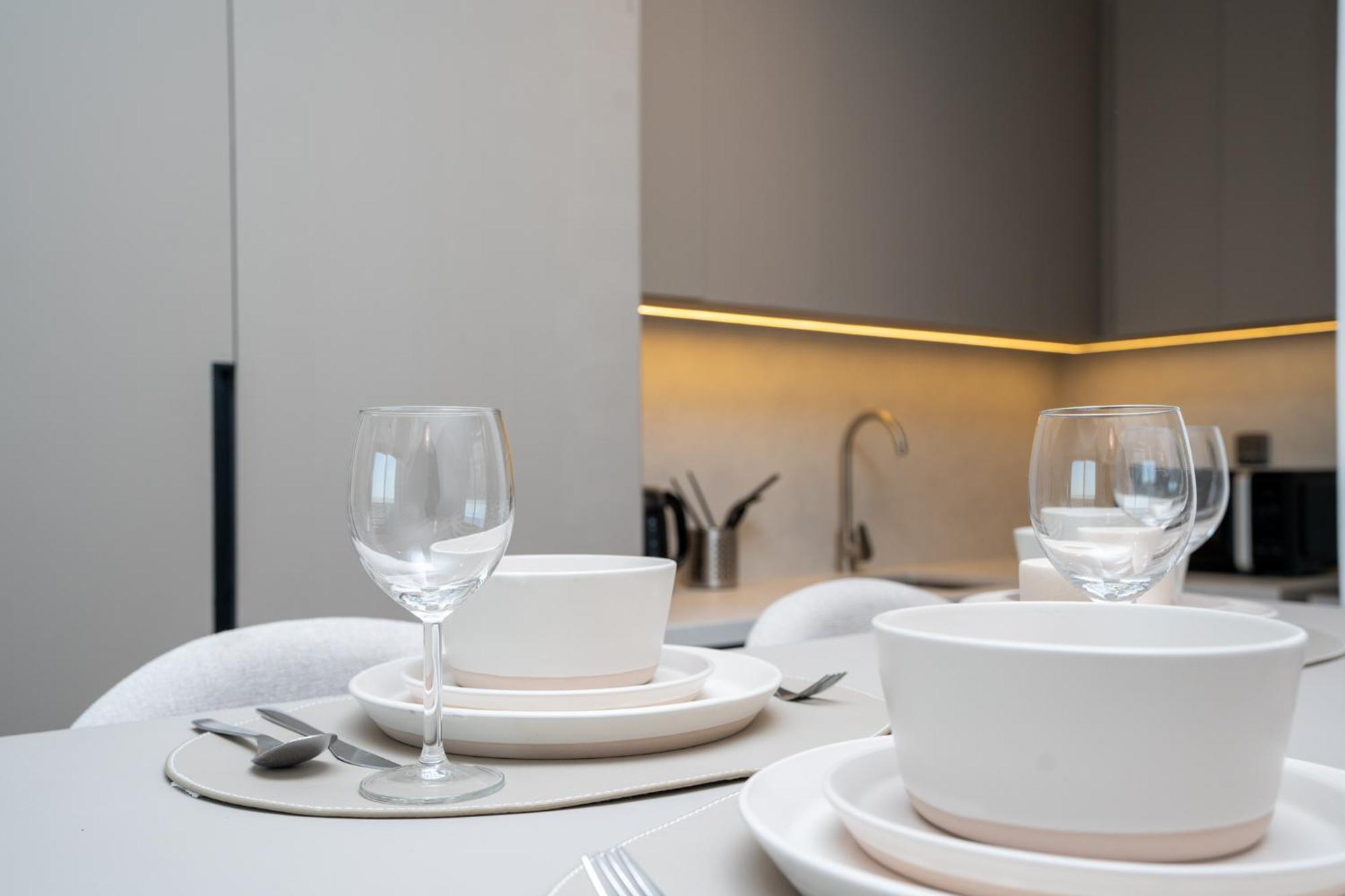 Modern 1-bedroom Retreat In Mbr Dubai