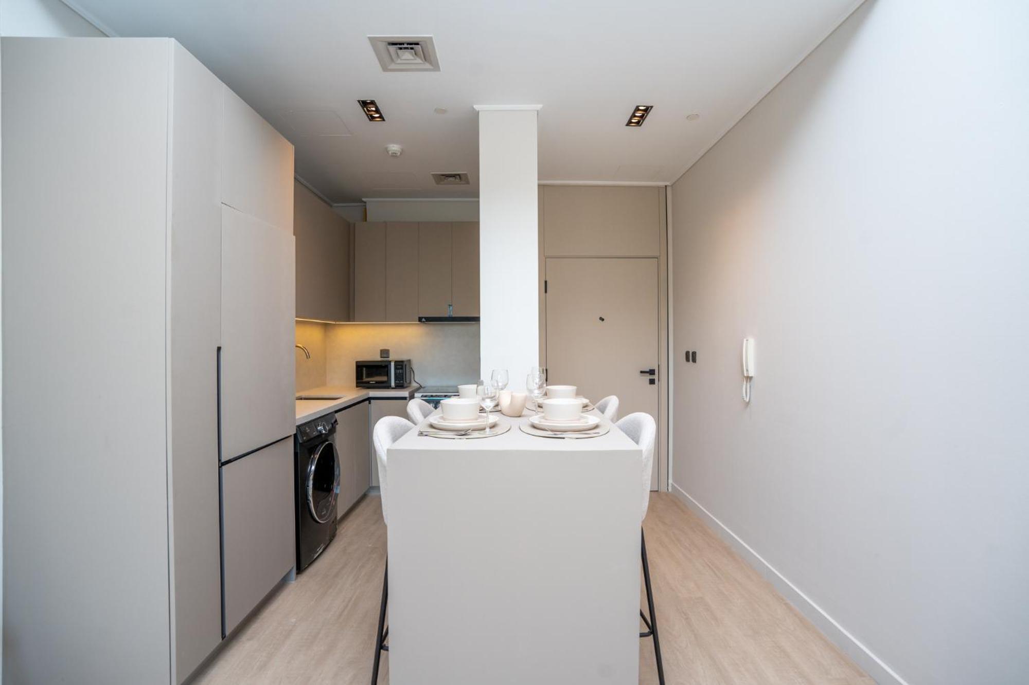 Modern 1-bedroom Retreat In Mbr Dubai