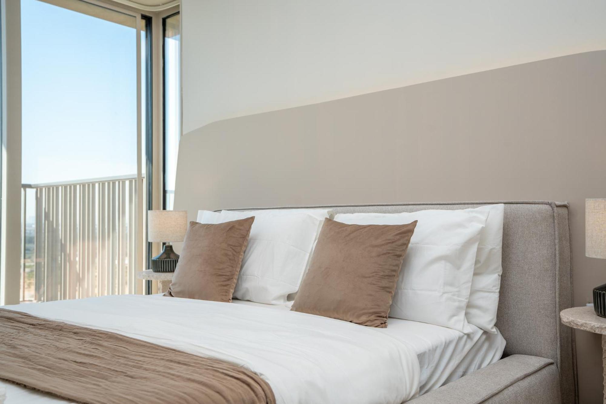 Modern 1-bedroom Retreat In Mbr