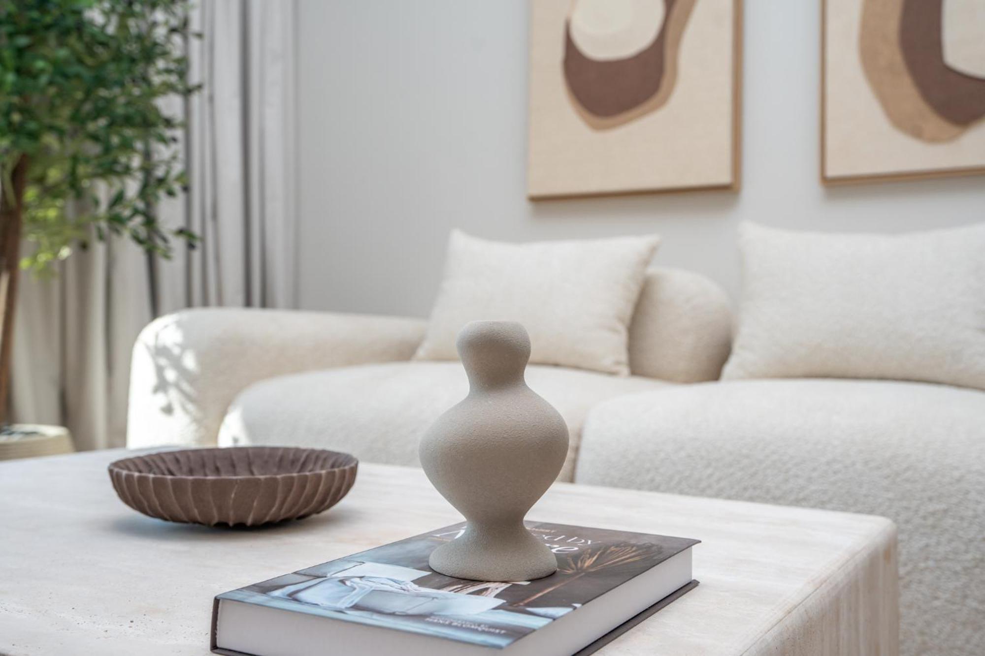 Modern 1-bedroom Retreat In Mbr Dubai