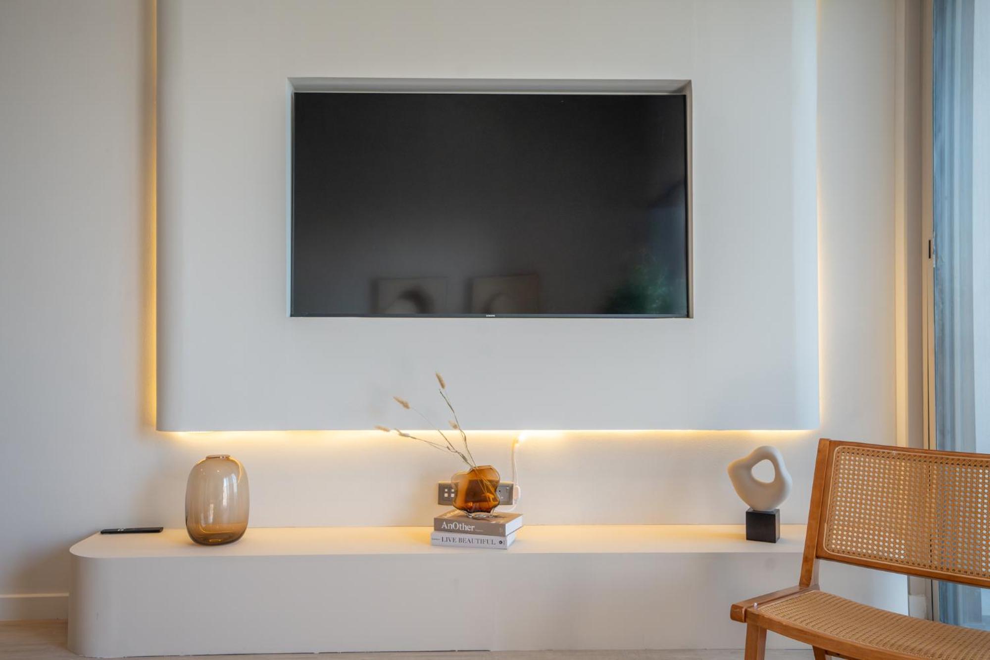 Apartment Modern 1-bedroom Retreat In Mbr Dubai