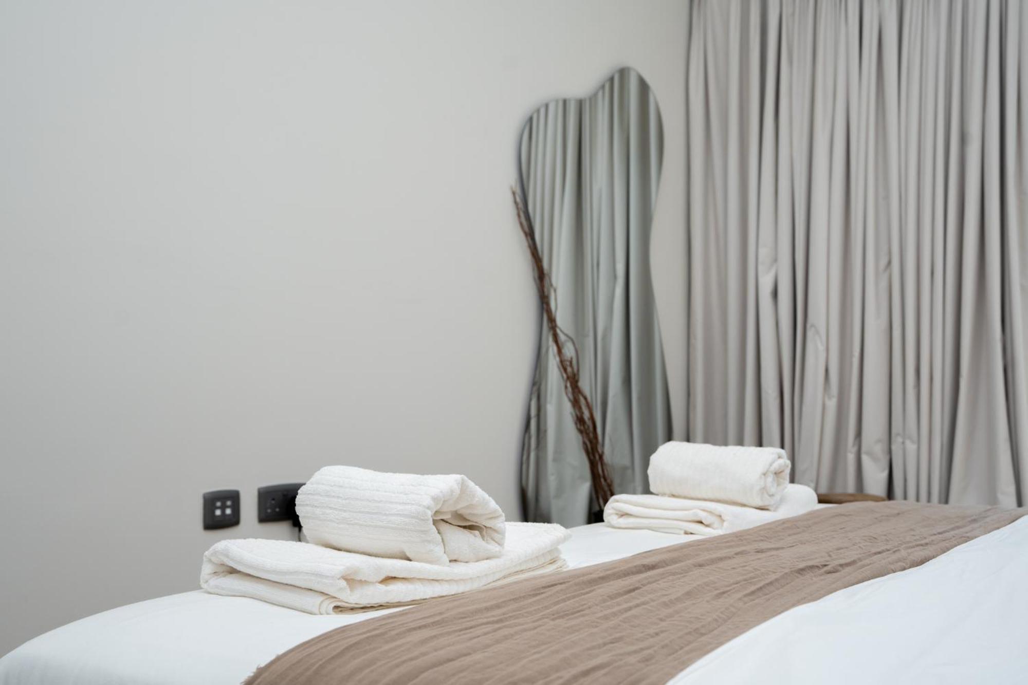 Modern 1-bedroom Retreat In Mbr * Dubai