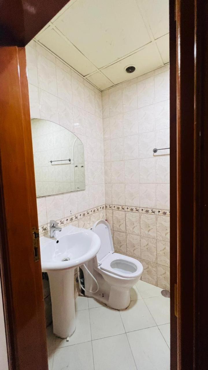 Lavish Double Partition In Barsha Heights Homestay *