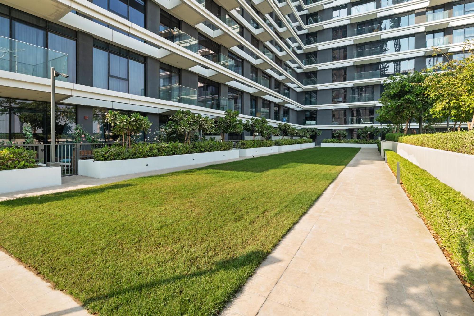 Luxury 2 Bedroom In Golf Hills *