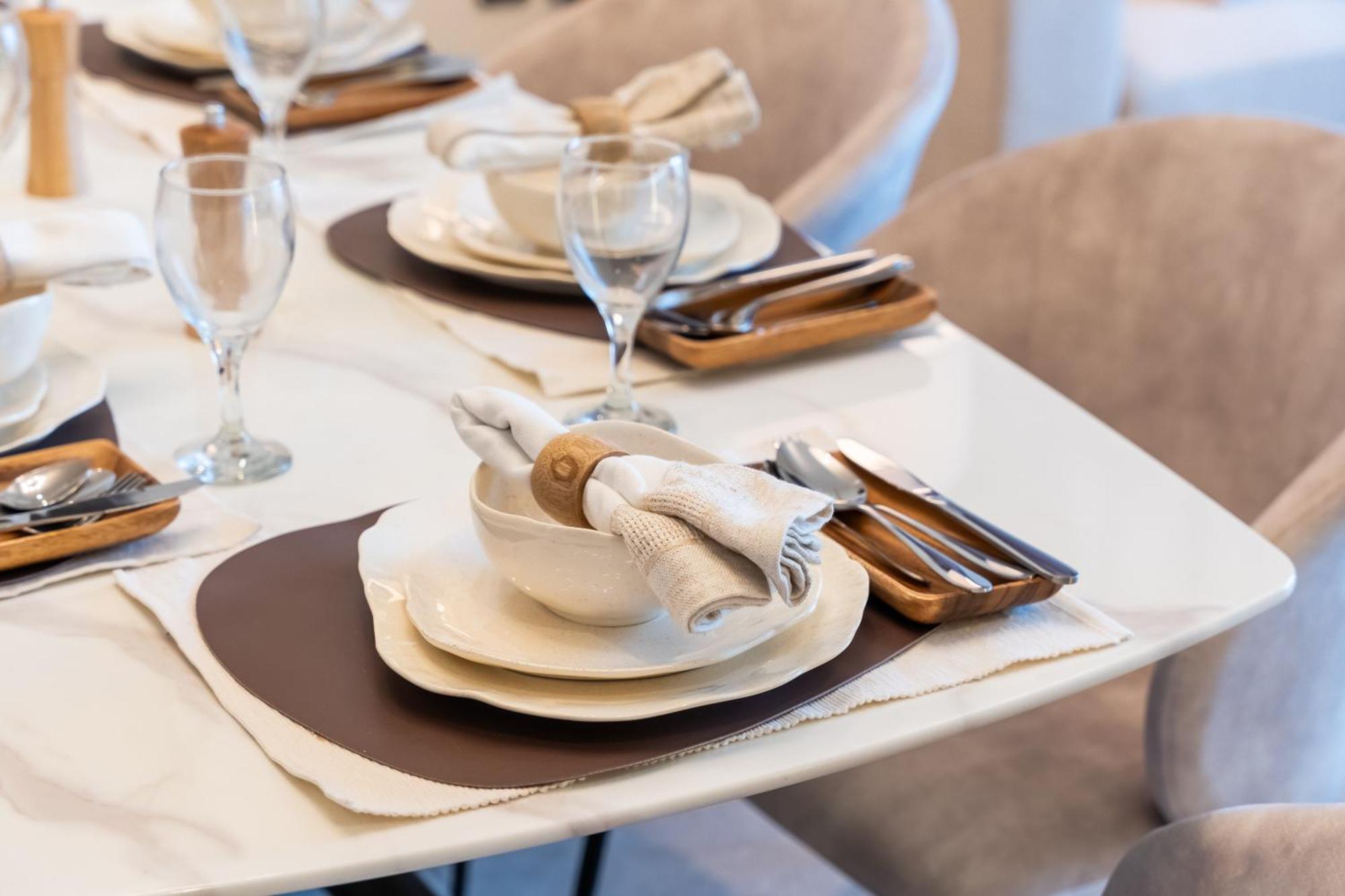 Apartment Luxury 2 Bedroom In Golf Hills Dubai