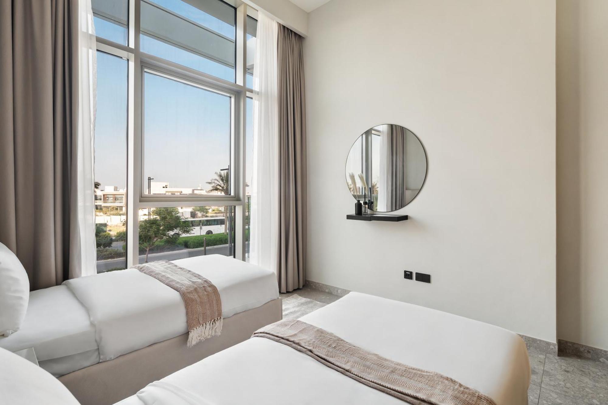 Luxury 2 Bedroom In Golf Hills * Dubai
