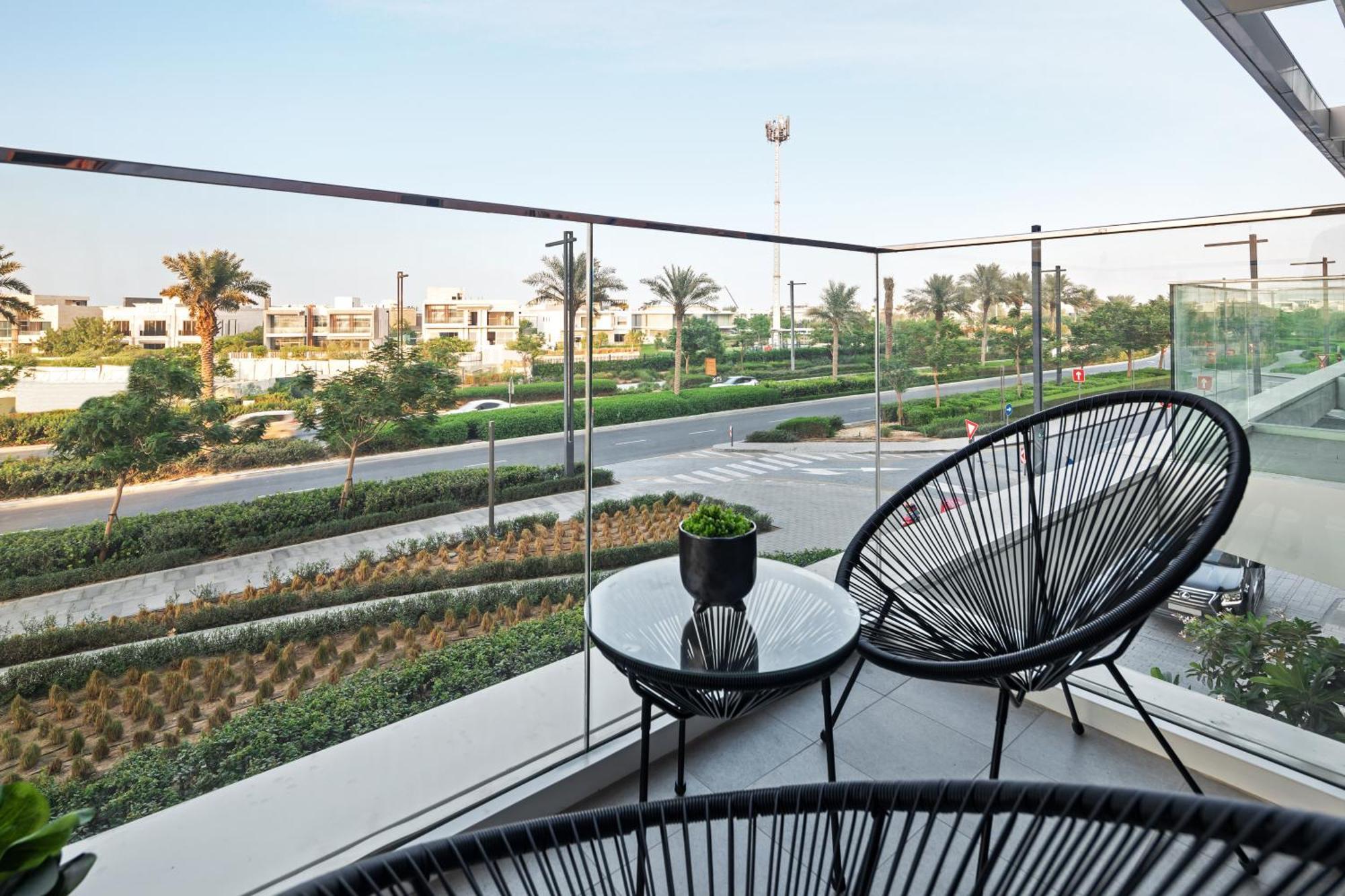 Luxury 2 Bedroom In Golf Hills Apartment Dubai