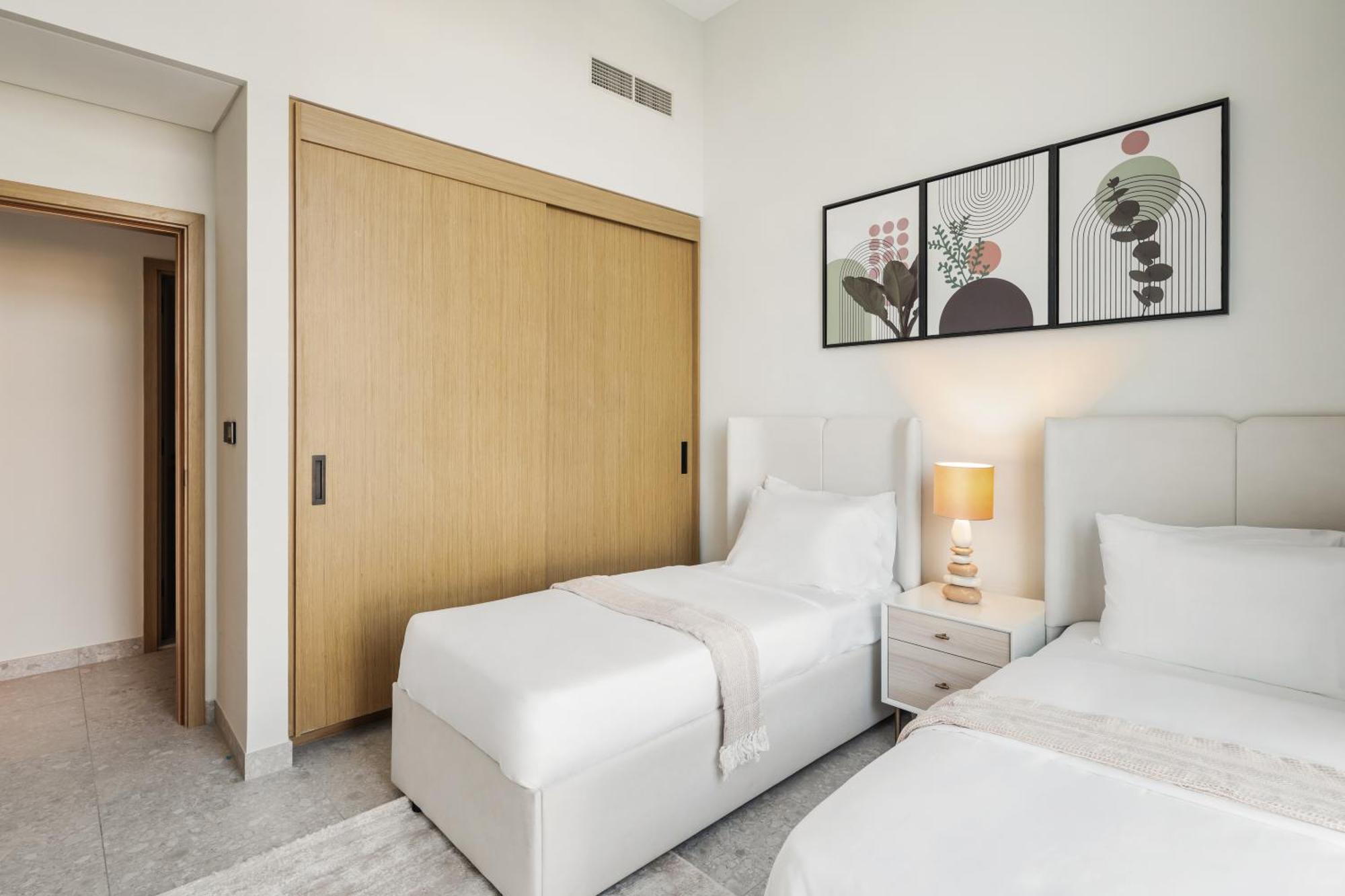 Luxury 2 Bedroom In Golf Hills Apartment Dubai