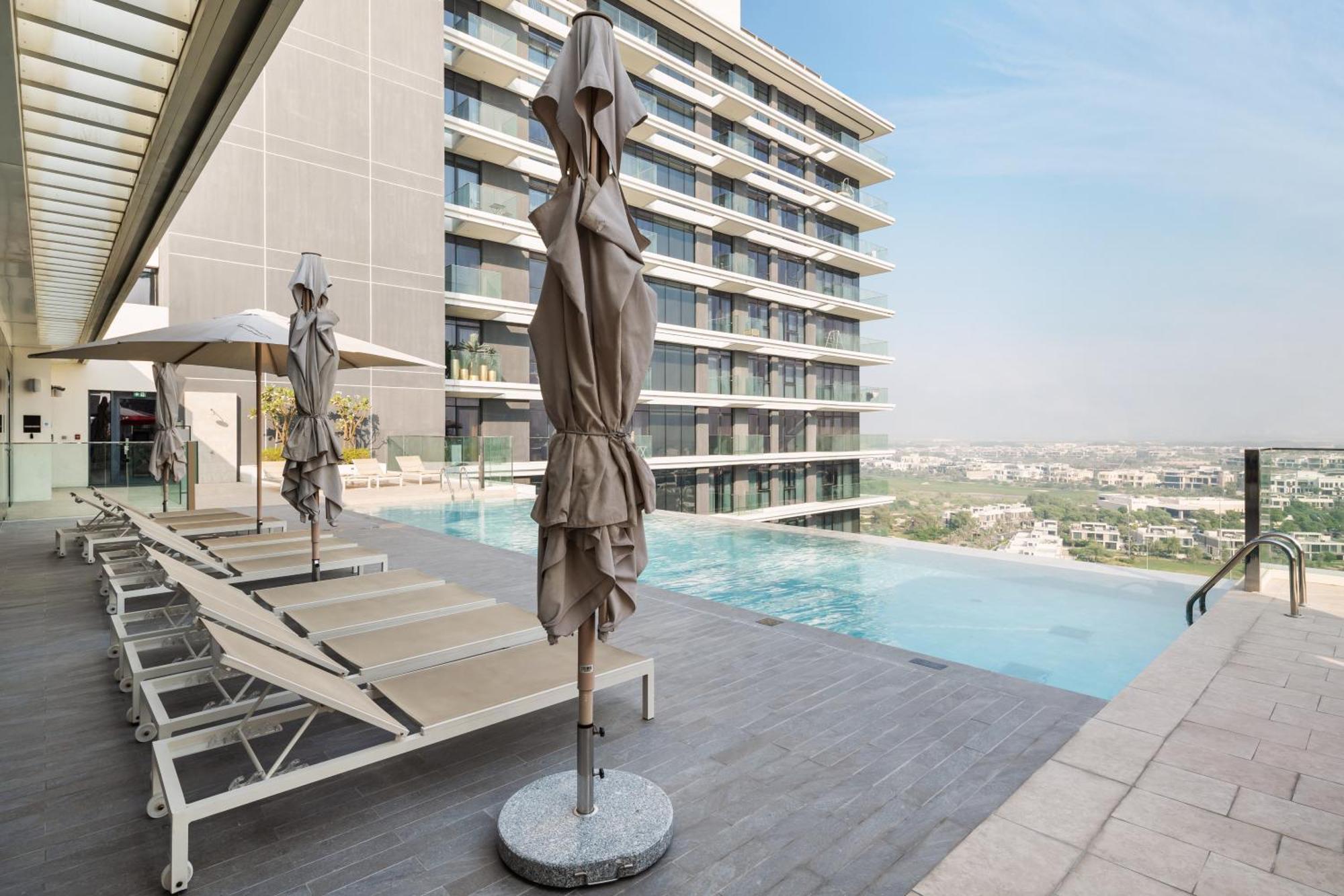 Luxury 2 Bedroom In Golf Hills Dubai