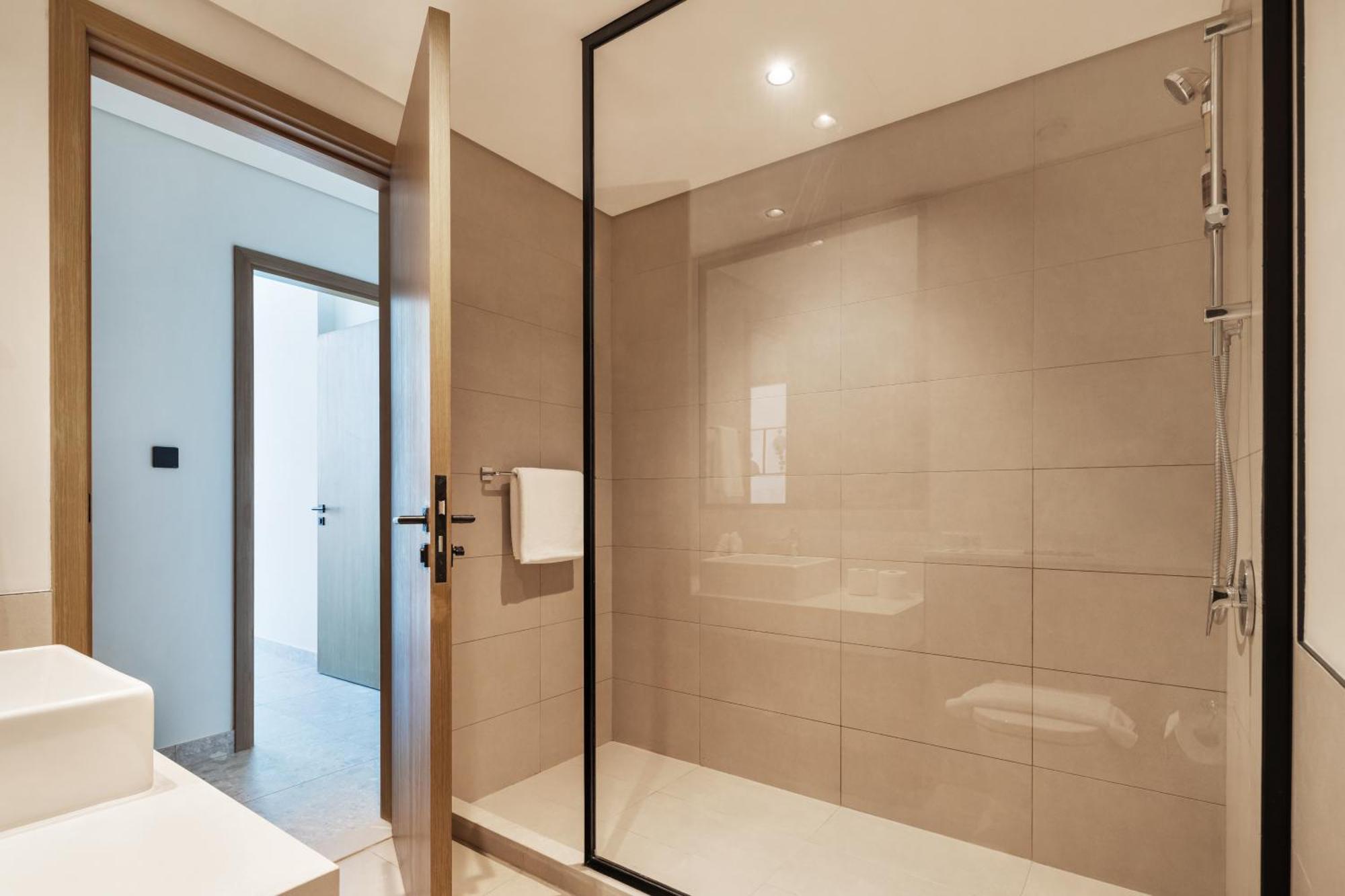 Apartment Luxury 2 Bedroom In Golf Hills Dubai