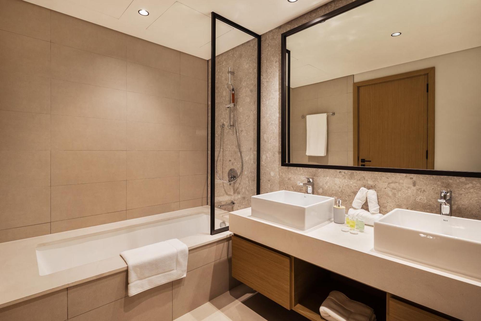 Luxury 2 Bedroom In Golf Hills * Dubai