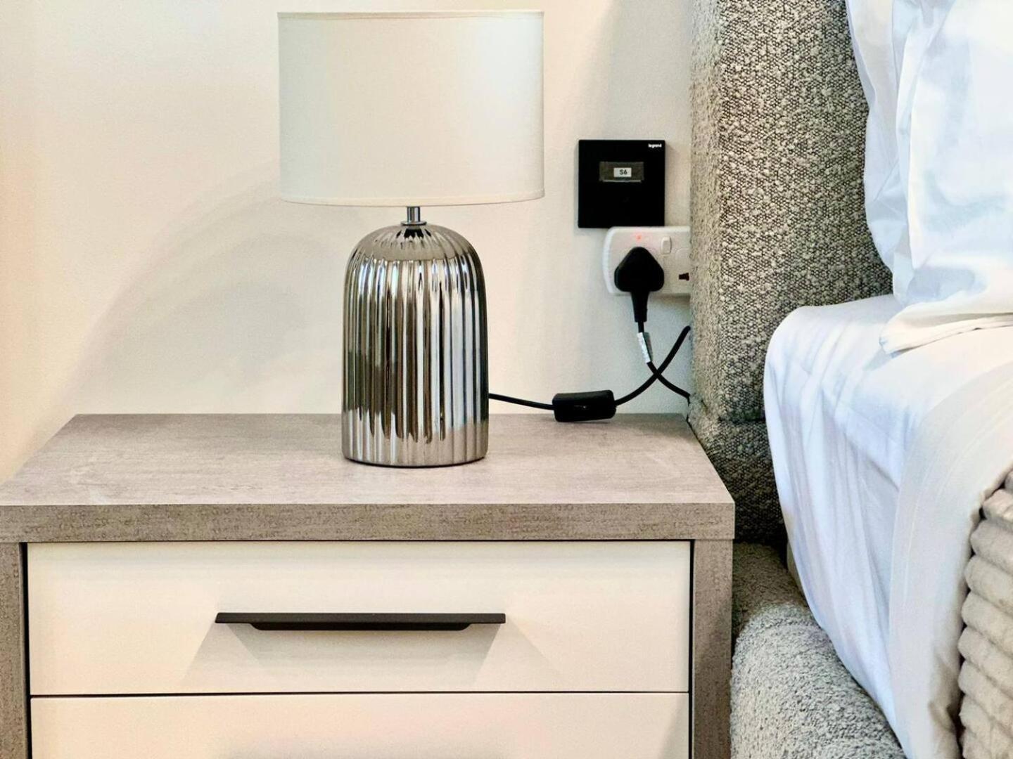 Brand New Premium 1br With Pool View In Jvc Apartment *