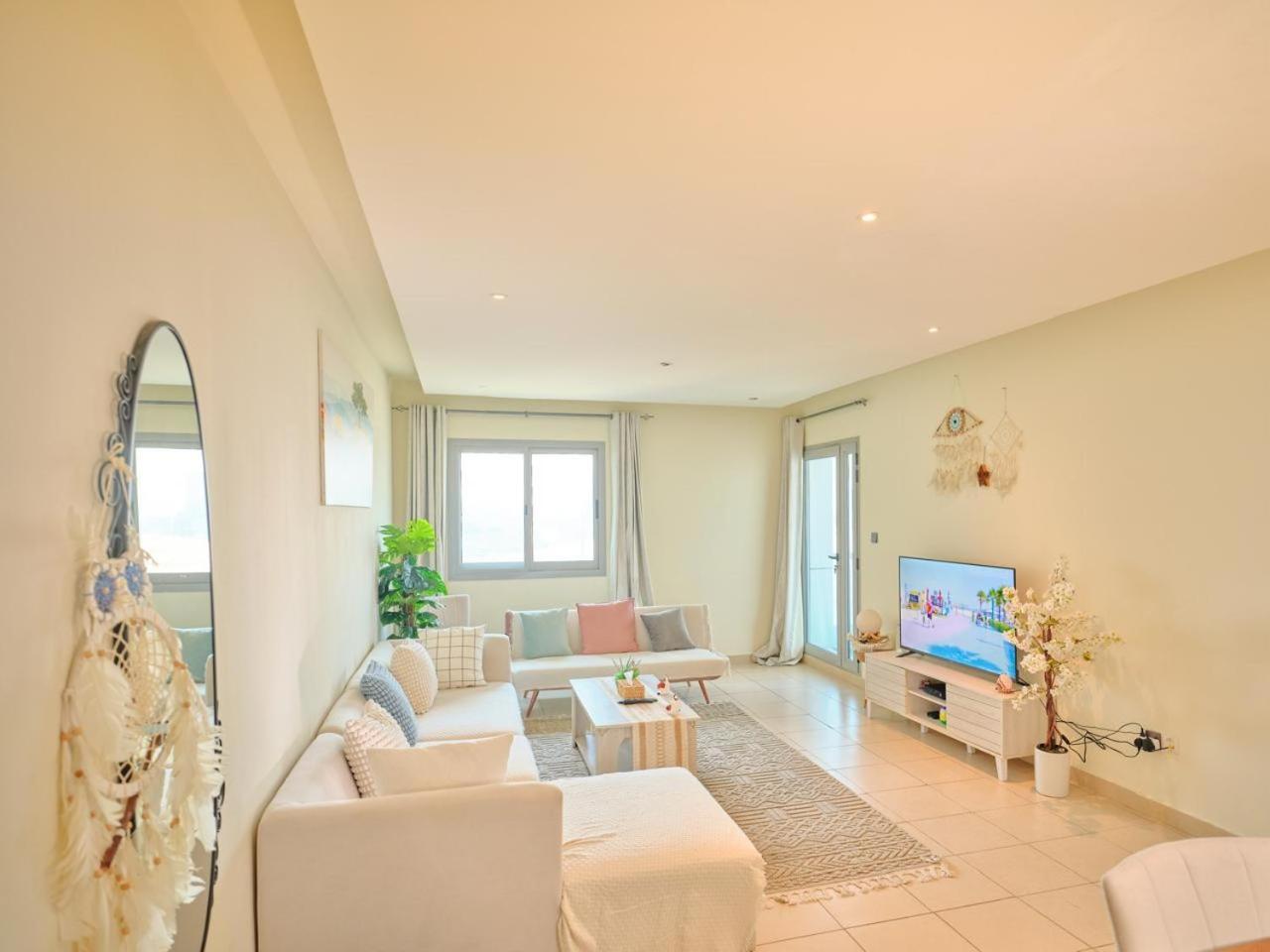 Marina, One Bed With Full Marina View Apartment *