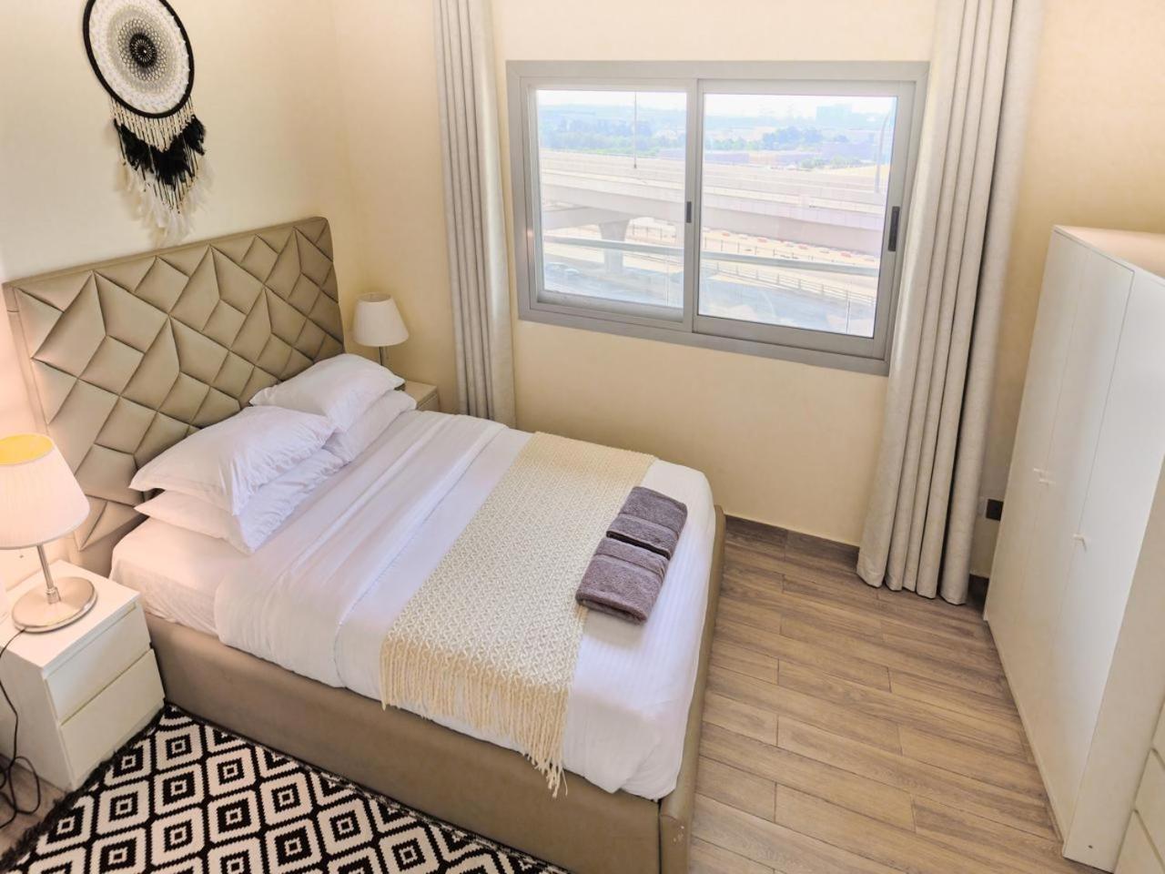 Marina, One Bed With Full Marina View Apartment *