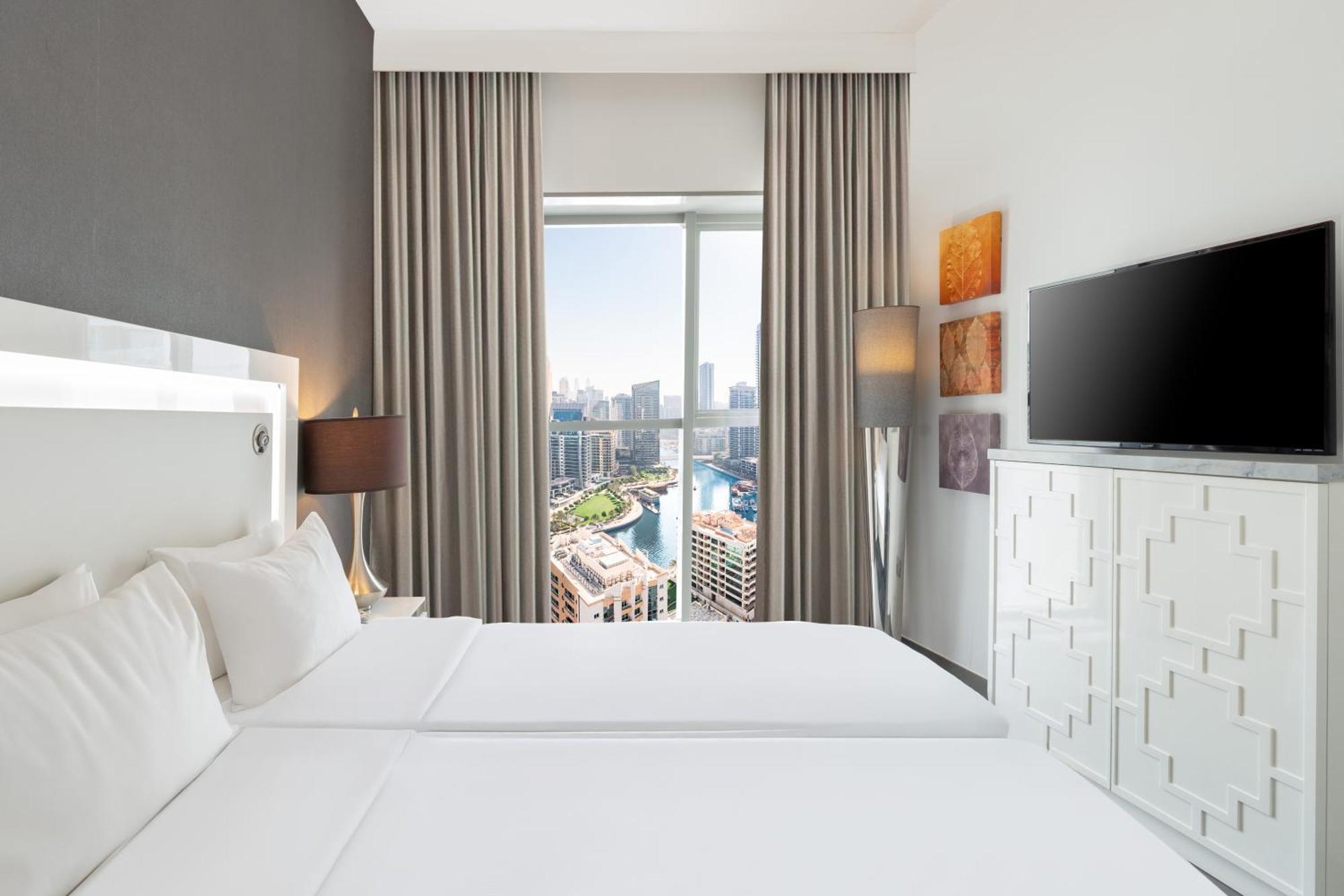 The First Collection Marina 4* Dubai